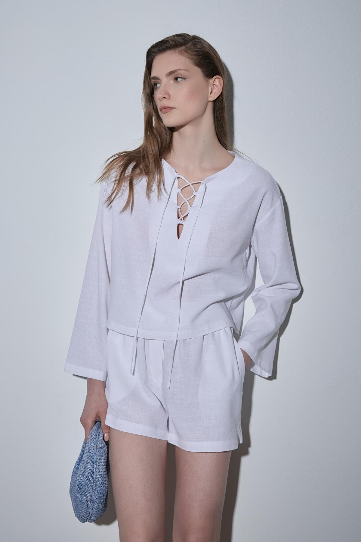 Beyaz Zoe Bağlamalı Keten Bluz