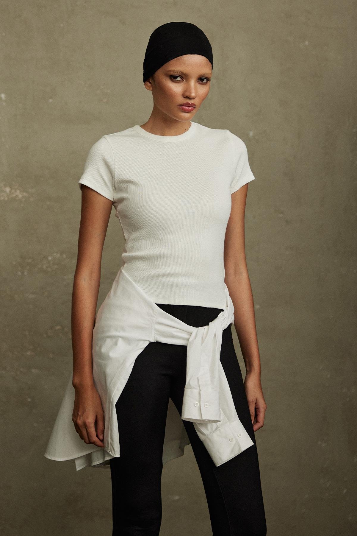 Ekru Evia Basic Tişört