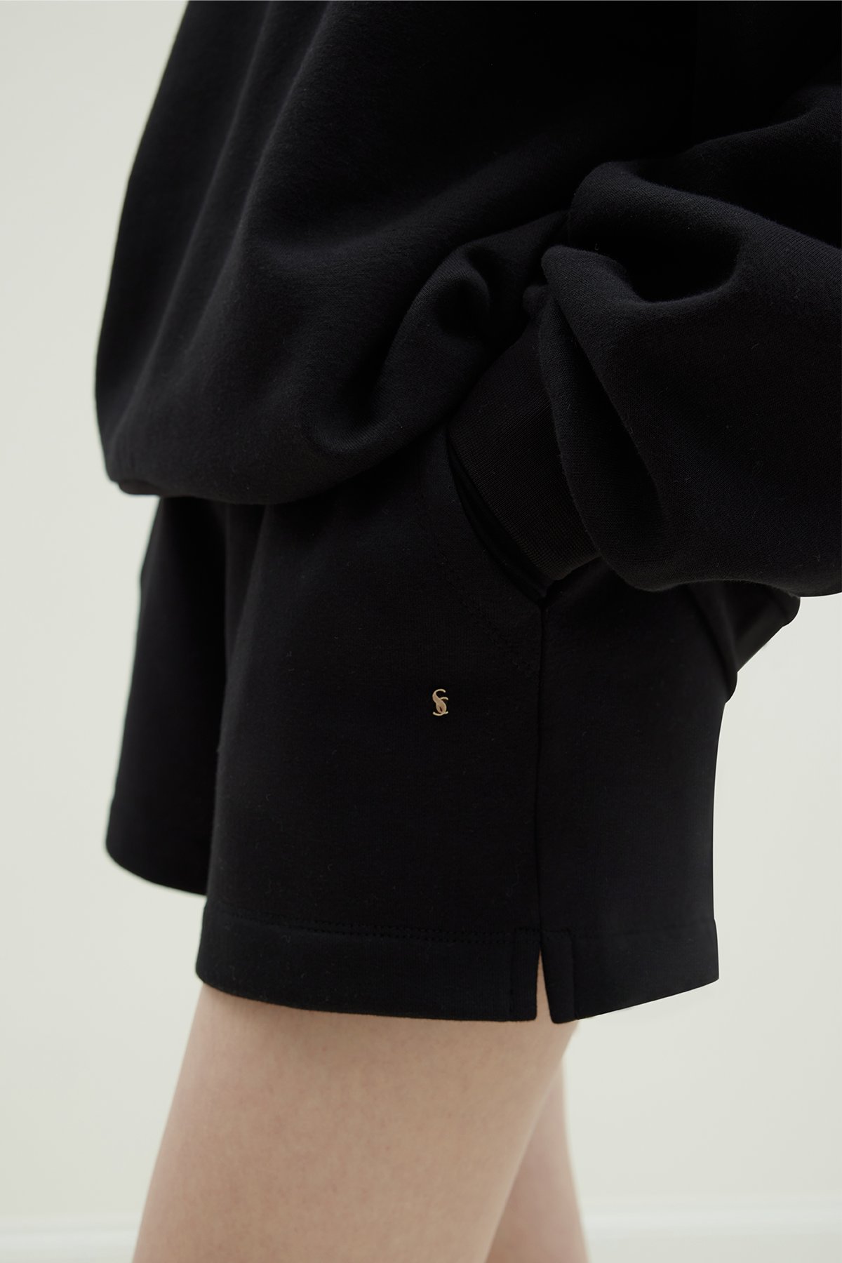 Siyah Ena Pamuklu Şort