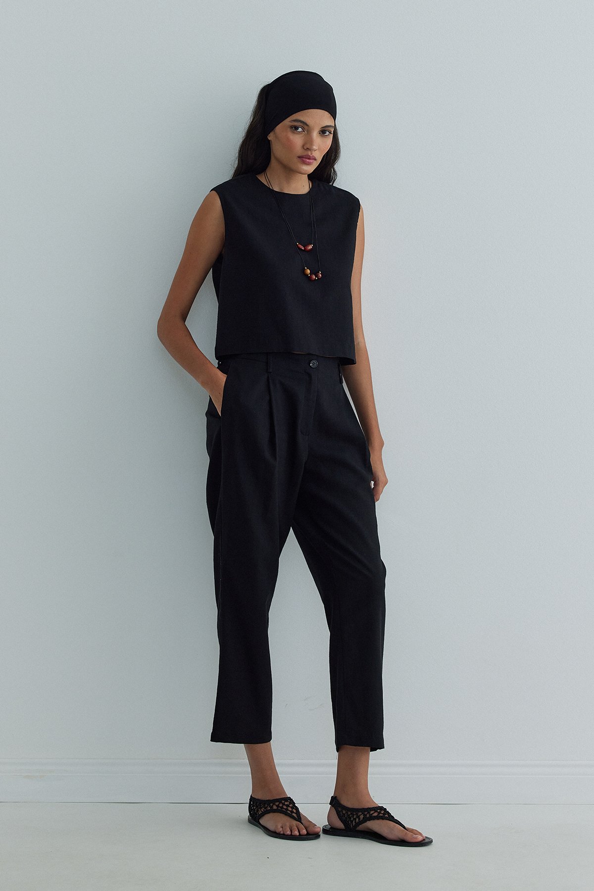 Siyah Isla Pile Detaylı Keten Pantolon