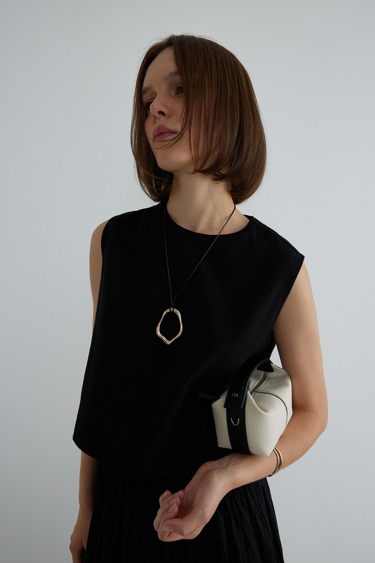 Siyah Lavin Sıfır Kol Keten Bluz