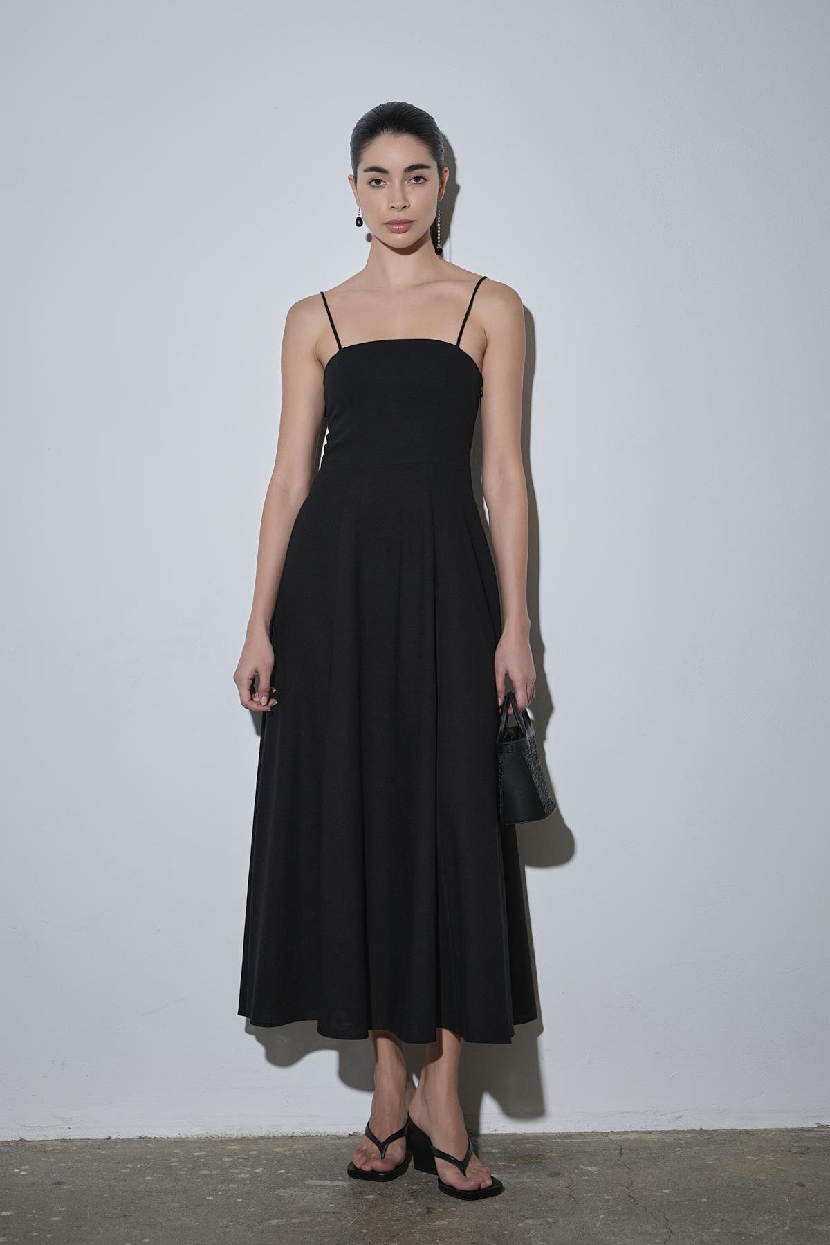 Siyah Melinda Askılı Keten Elbise