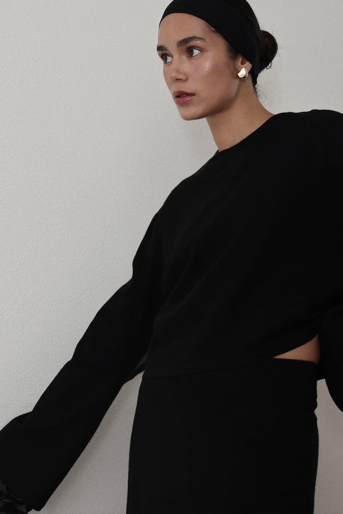 Mussel Crop Linen Blouse