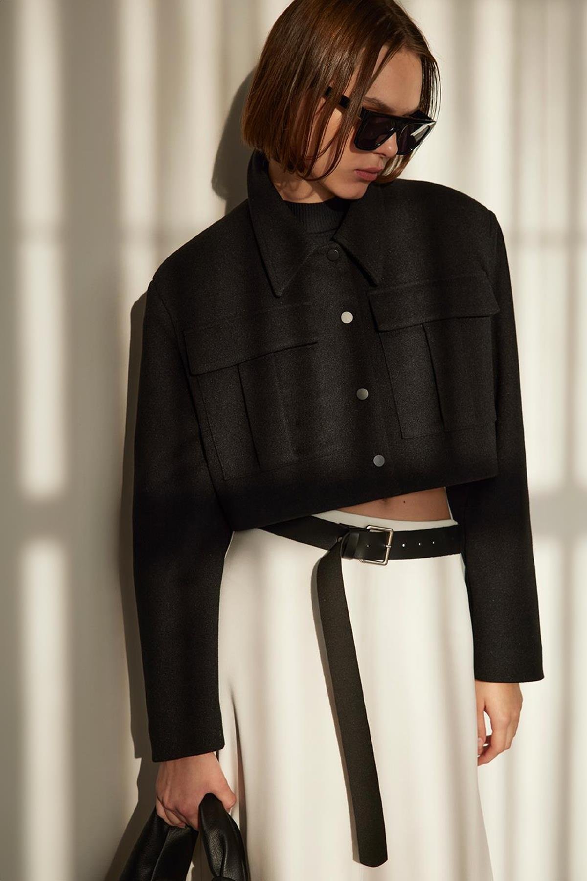 Siyah Rozie Crop Kaşe Ceket