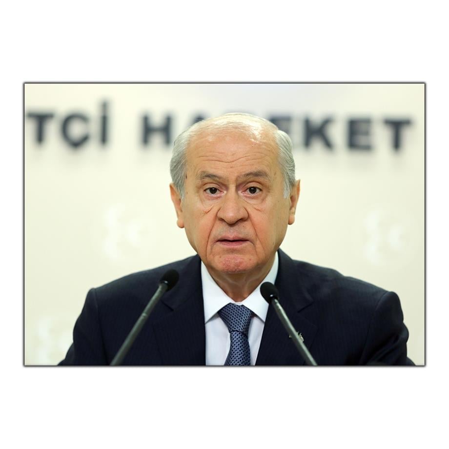 DEVLET BAHÇELİ KANVAS TABLO ürününe, KANVAS TABLOLAR kategorisinden hemen satın alabilirsiniz.