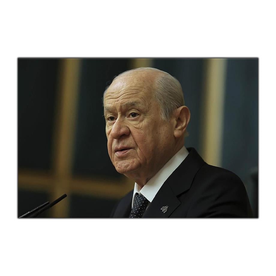 DEVLET BAHÇELİ KANVAS TABLO ürününe, KANVAS TABLOLAR kategorisinden hemen satın alabilirsiniz.