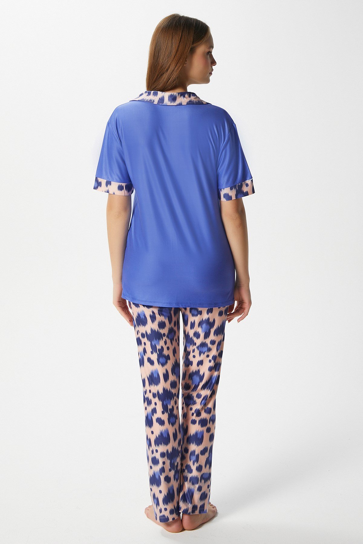 Kadın Andra Mavi Leo Desen Ön Düğmeli Kısa Kol Alt Üst Pijama Takımı