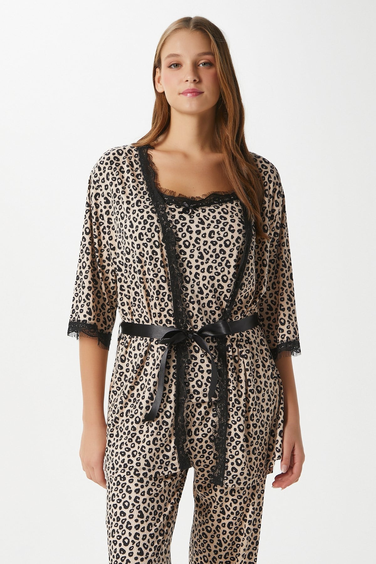 Kadın Betty Leopar 3'lü Paket Sabahlıklı İp Askılı Dantelli Fitilli Örme Pijama Takımı 