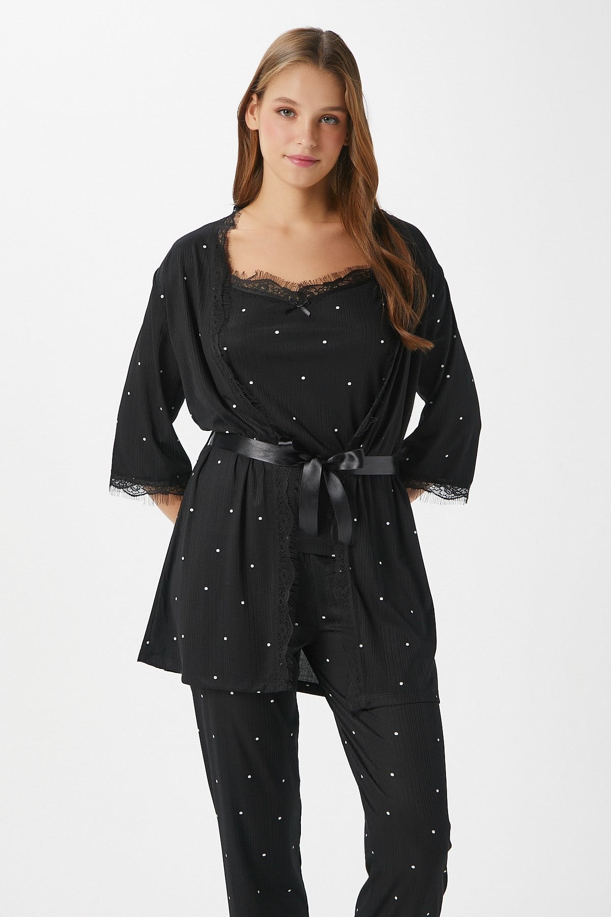 Kadın Betty Siyah Puantiyeli 3'lü Paket Sabahlıklı İp Askılı Dantelli Fitilli Örme Pijama Takımı 
