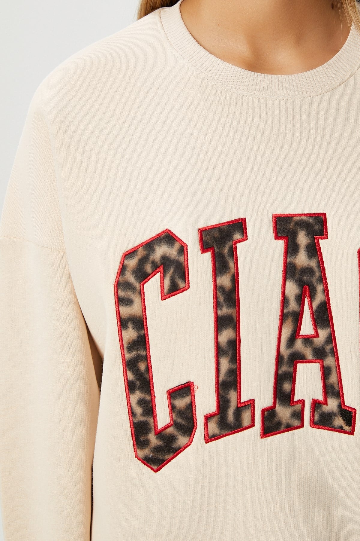 Kadın Ciao Nakışlı İçi Polarlı Leopar Bej Oversize Sweatshirt