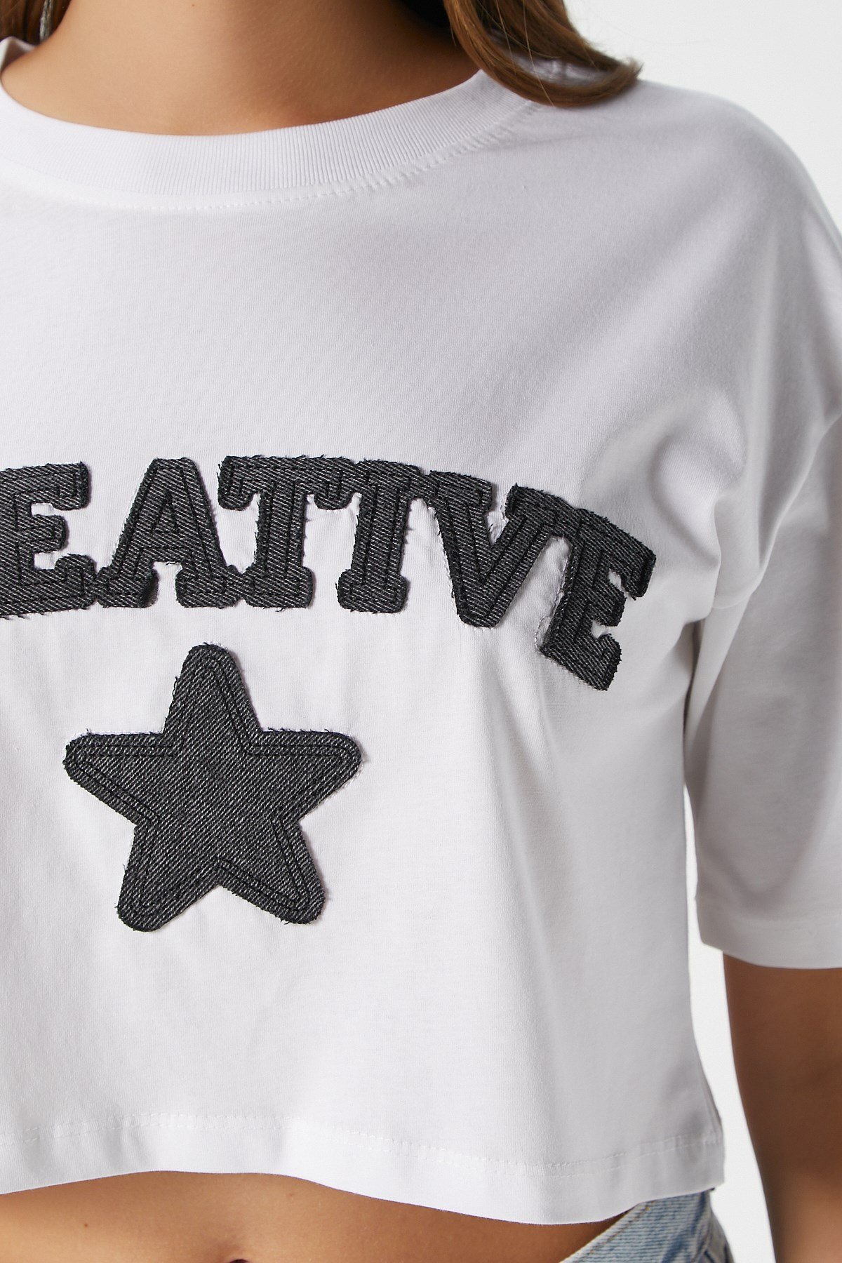 Kadın Creative Antrasit Nakışlı Crop T-Shirt