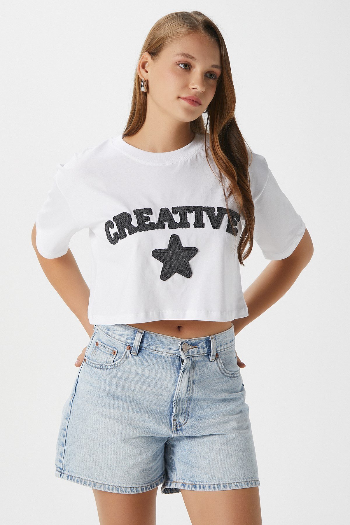 Kadın Creative Antrasit Nakışlı Crop T-Shirt