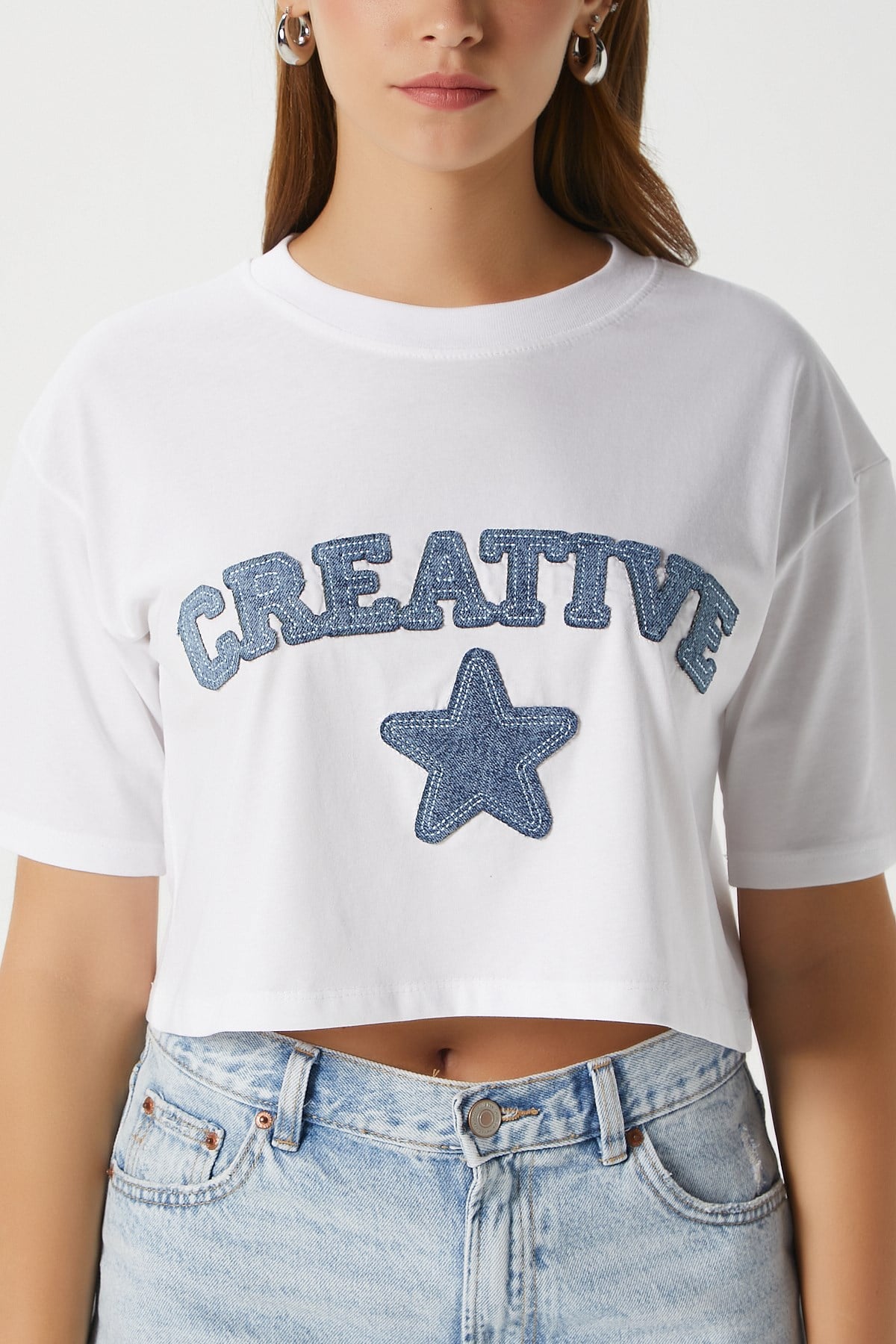 Kadın Creative Mavi Beyaz Nakışlı Crop T-shirt