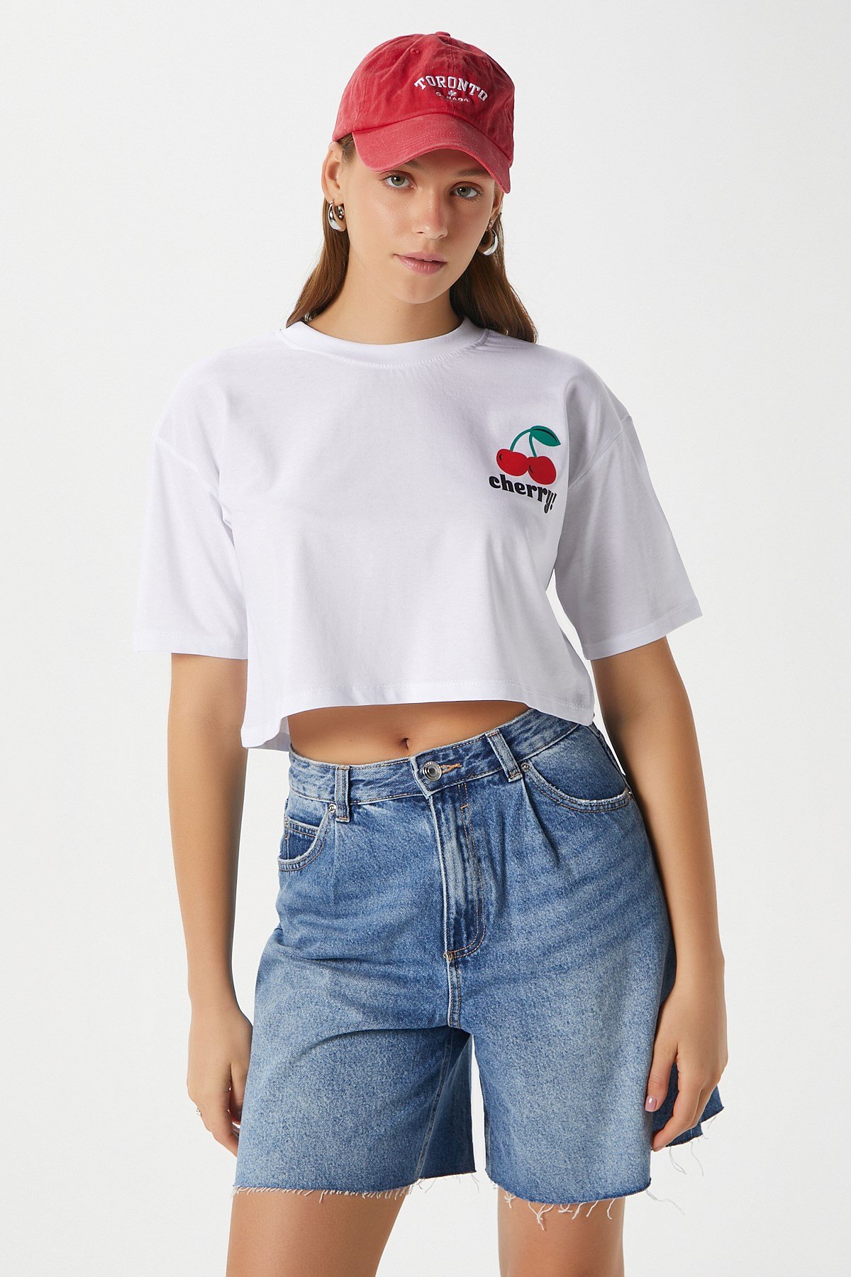 Kadın Cute Kiraz Baskılı Beyaz Crop T-Shirt