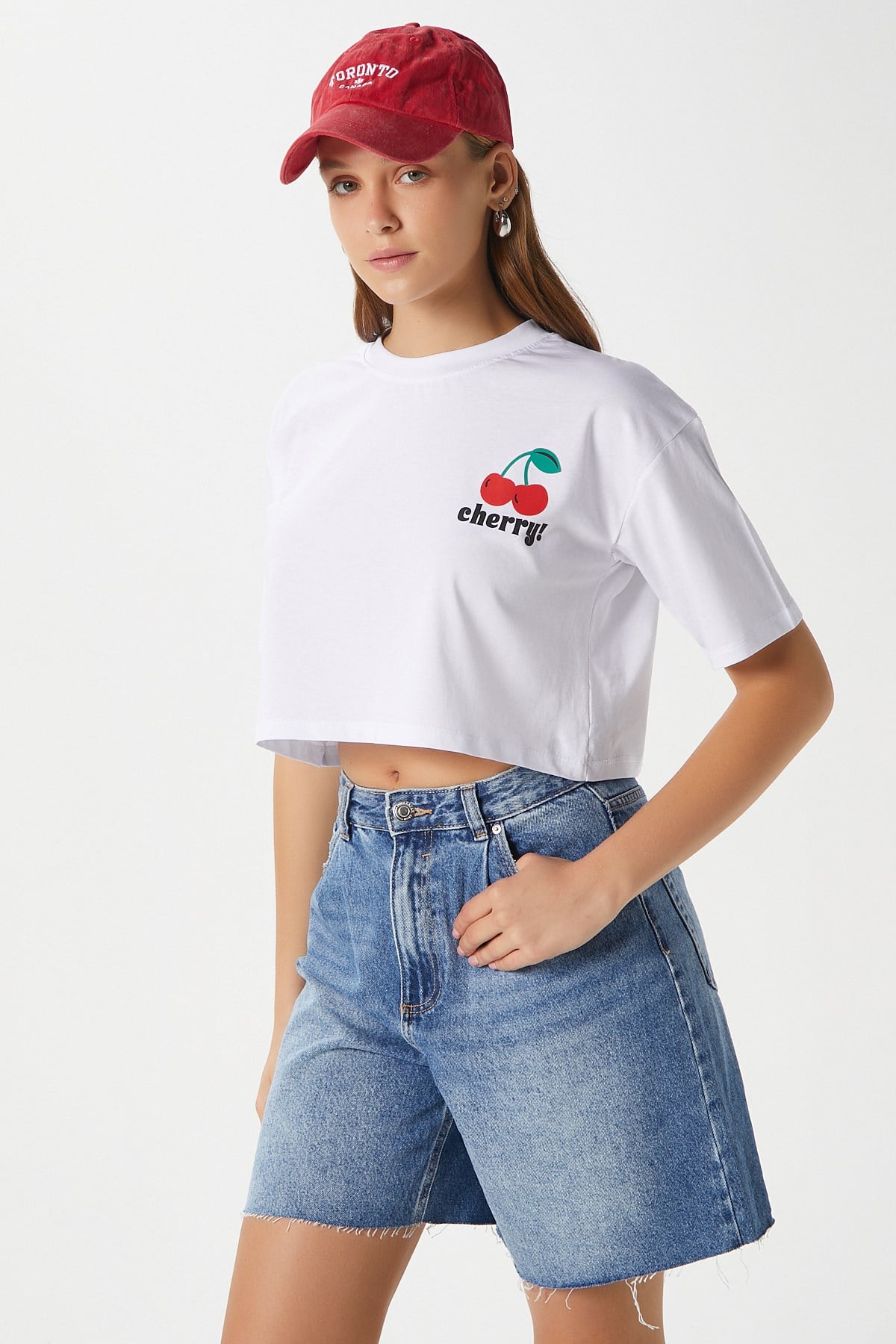 Kadın Cute Kiraz Baskılı Beyaz Crop T-Shirt