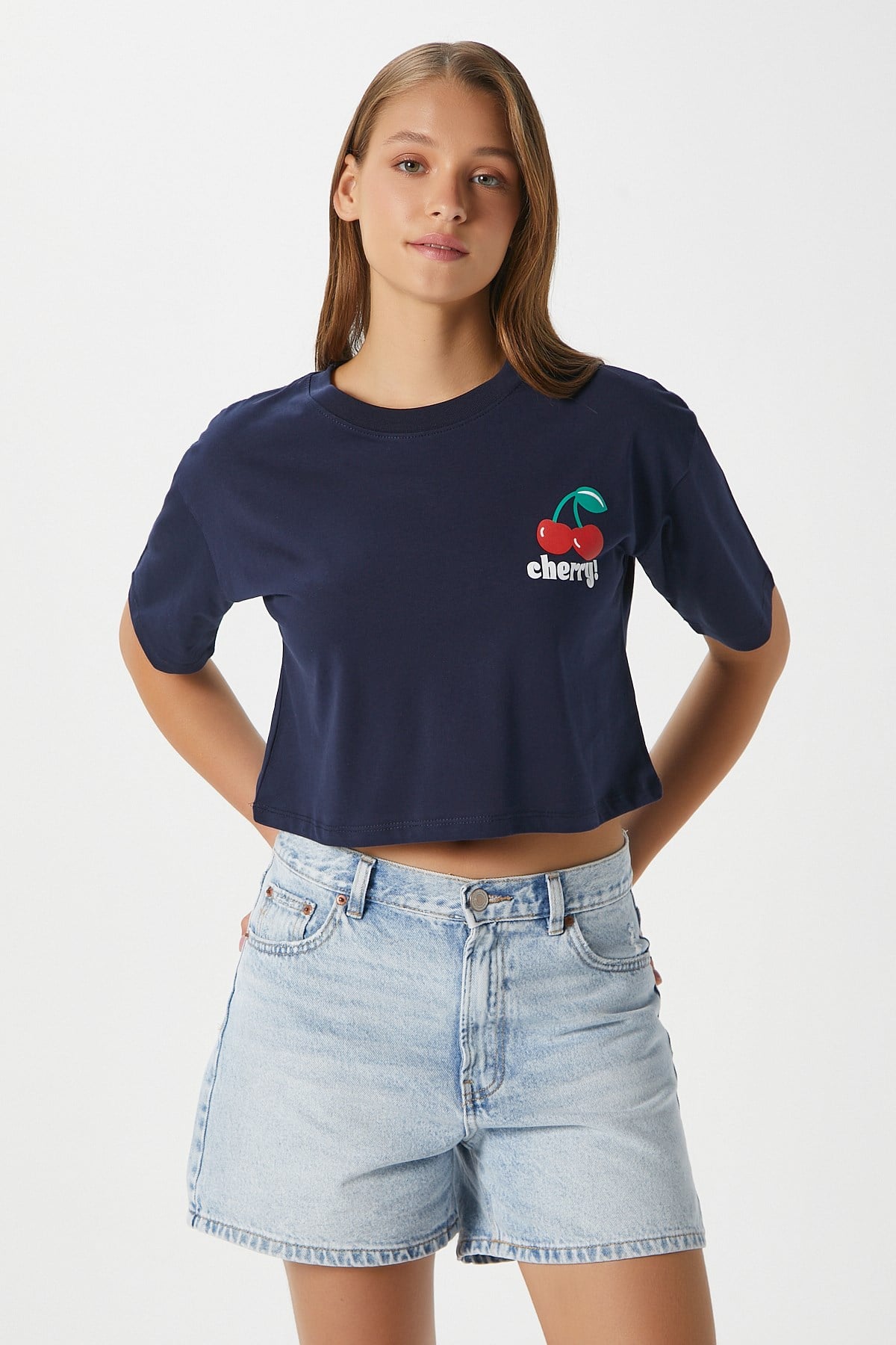 Kadın Cute Kiraz Baskılı Lacivert Crop T-Shirt