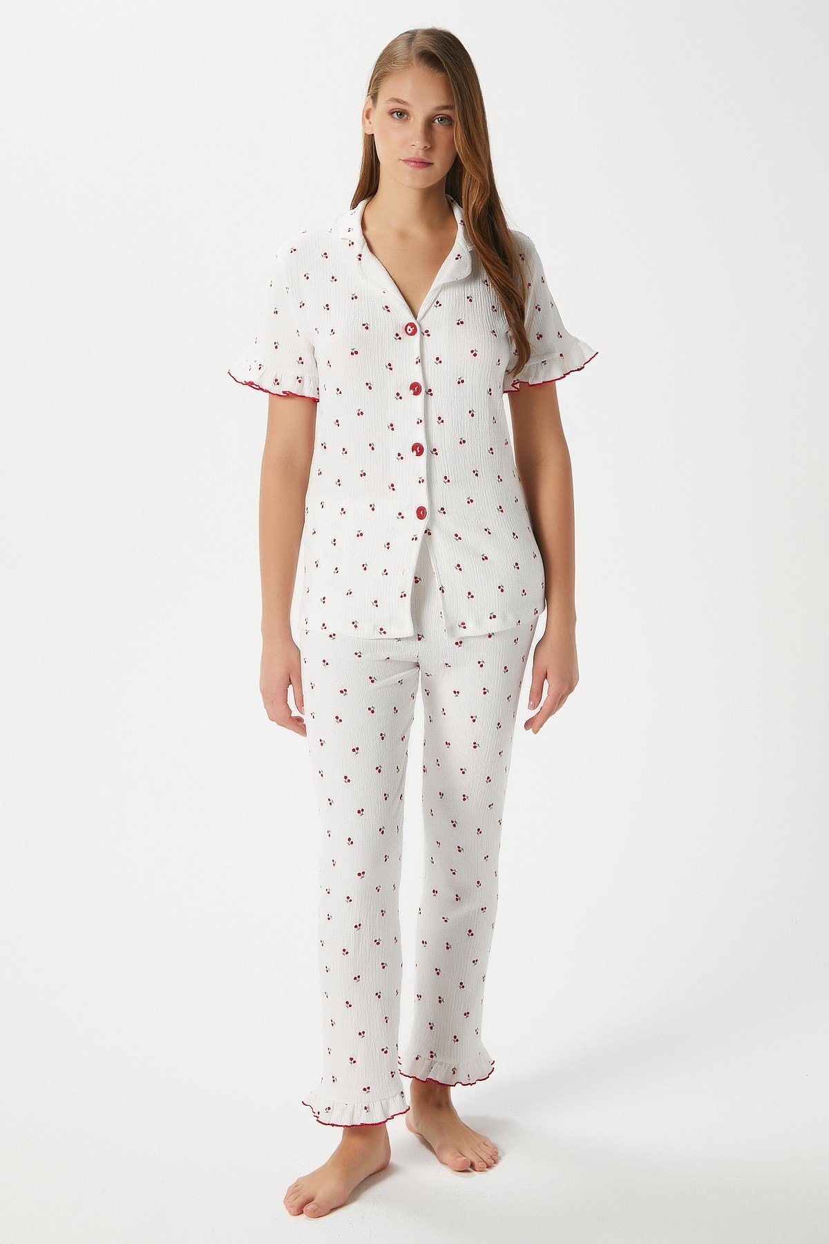 Kadın Enda Fırfırlı Kiraz Desen Alt Üst Pijama Takımı