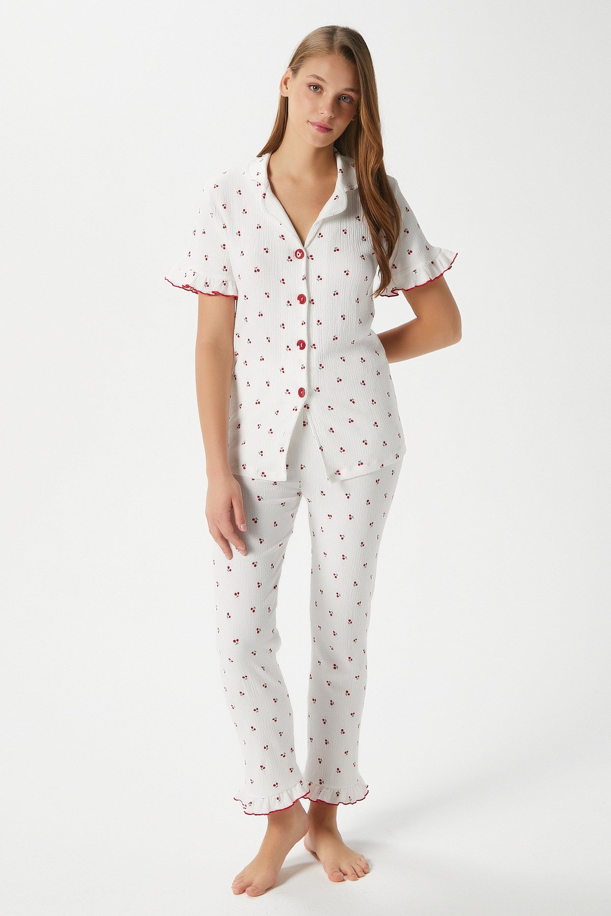 Kadın Enda Fırfırlı Kiraz Desen Alt Üst Pijama Takımı