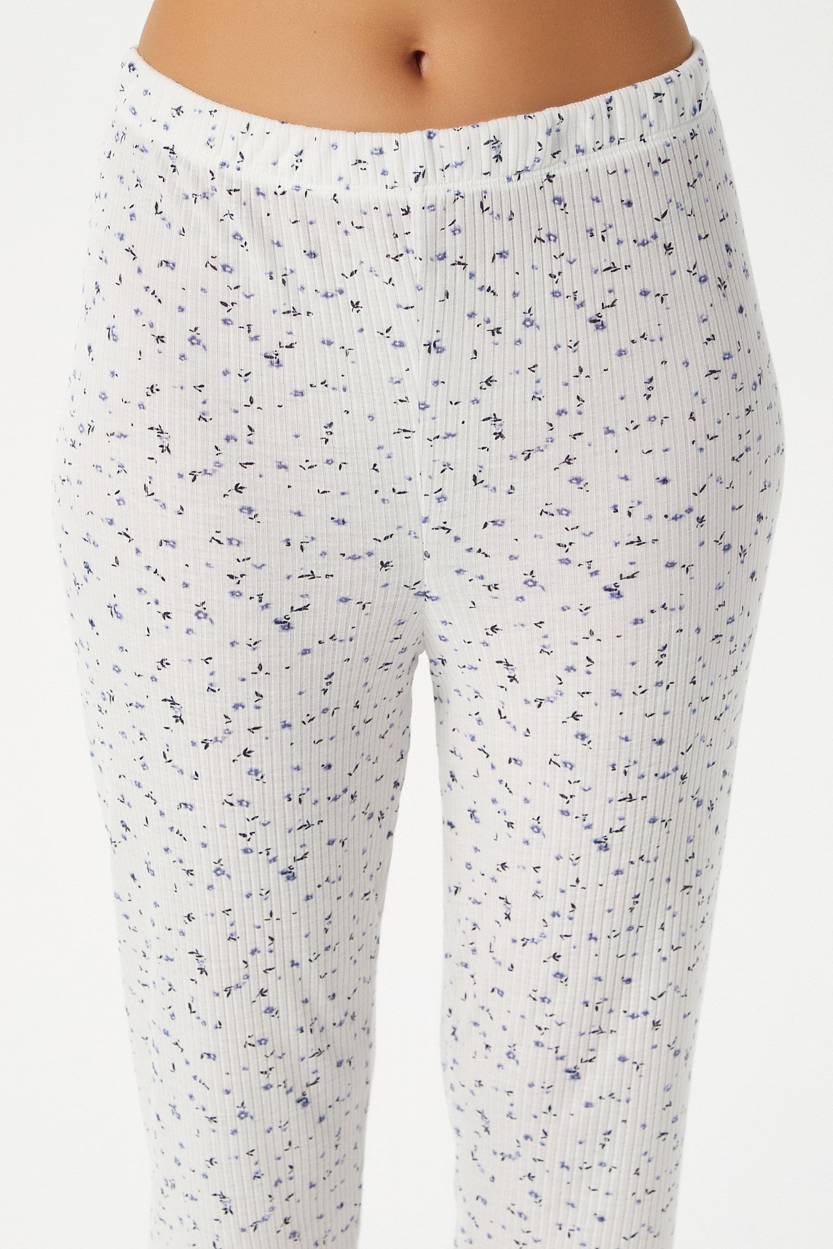 Kadın Fırfırlı Mavi Minik Çiçekli Ön Düğmeli Kısa Kol Alt Üst Pijama Takımı