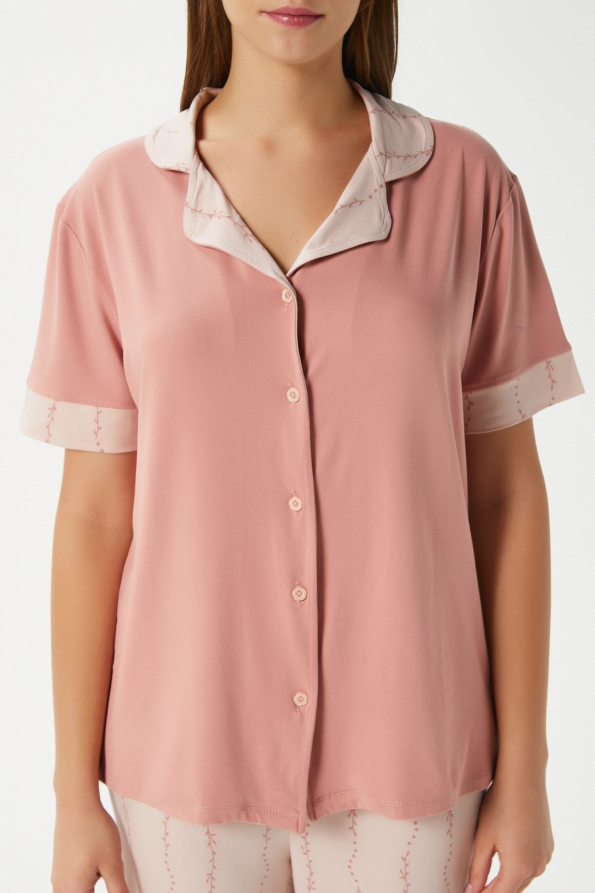 Kadın İvy Yumuşak Doku Pudra Dal Desen Ön Düğmeli Kısa Kollu Pijama Takımı