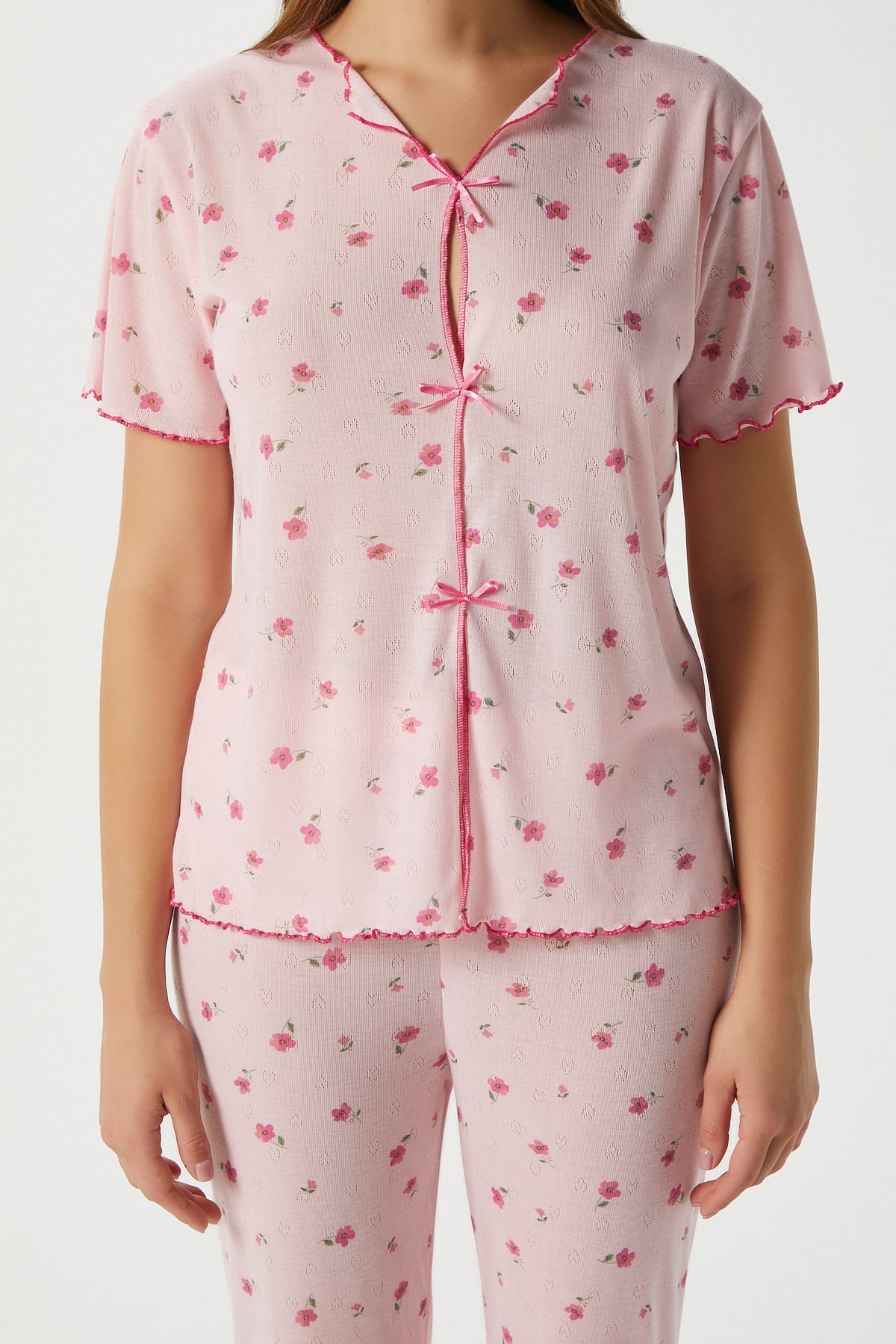 Kadın Juliet Kurdeleli Yumuşak Doku Pembe Çiçekli  Pijama Takımı