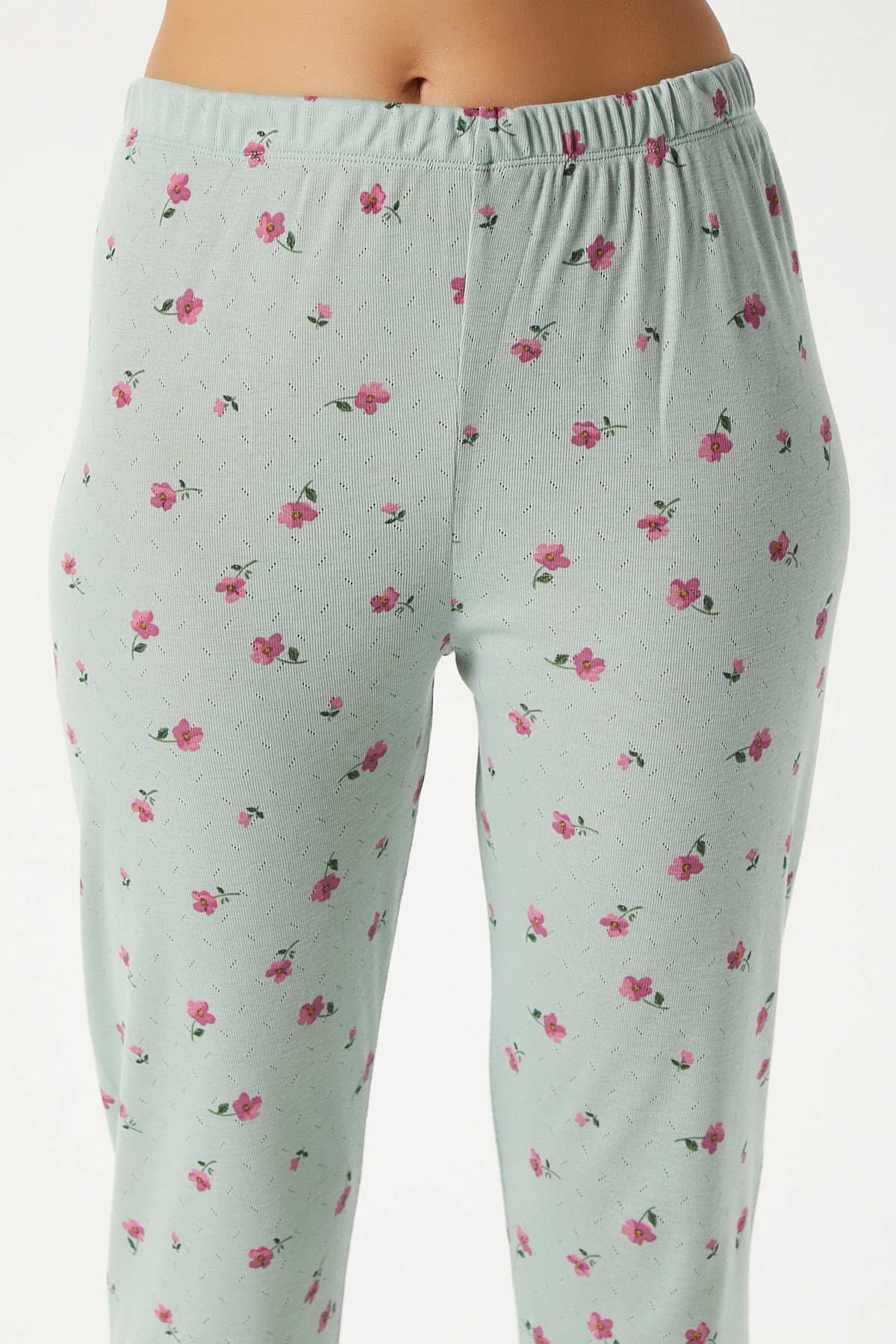 Kadın Juliet Kurdeleli Yumuşak Doku Yeşil Çiçekli  Pijama Takımı