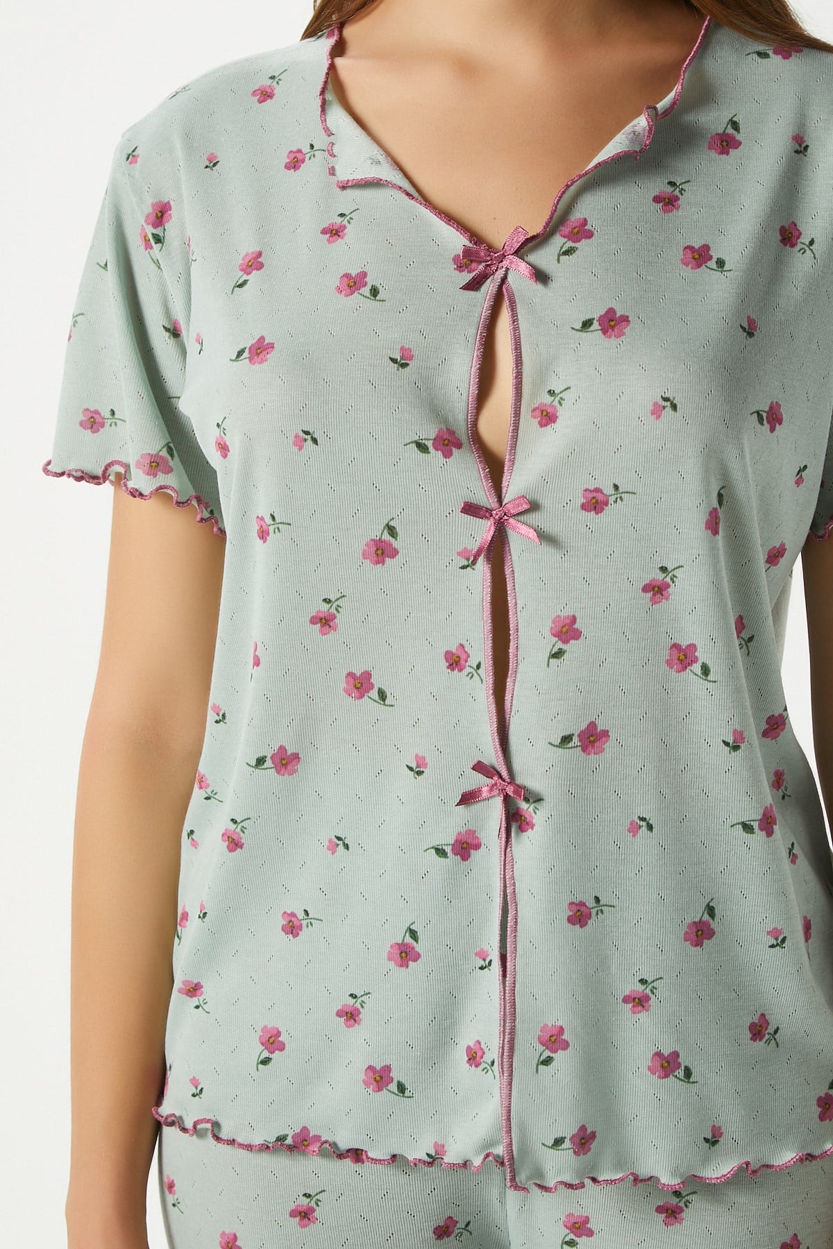 Kadın Juliet Kurdeleli Yumuşak Doku Yeşil Çiçekli  Pijama Takımı
