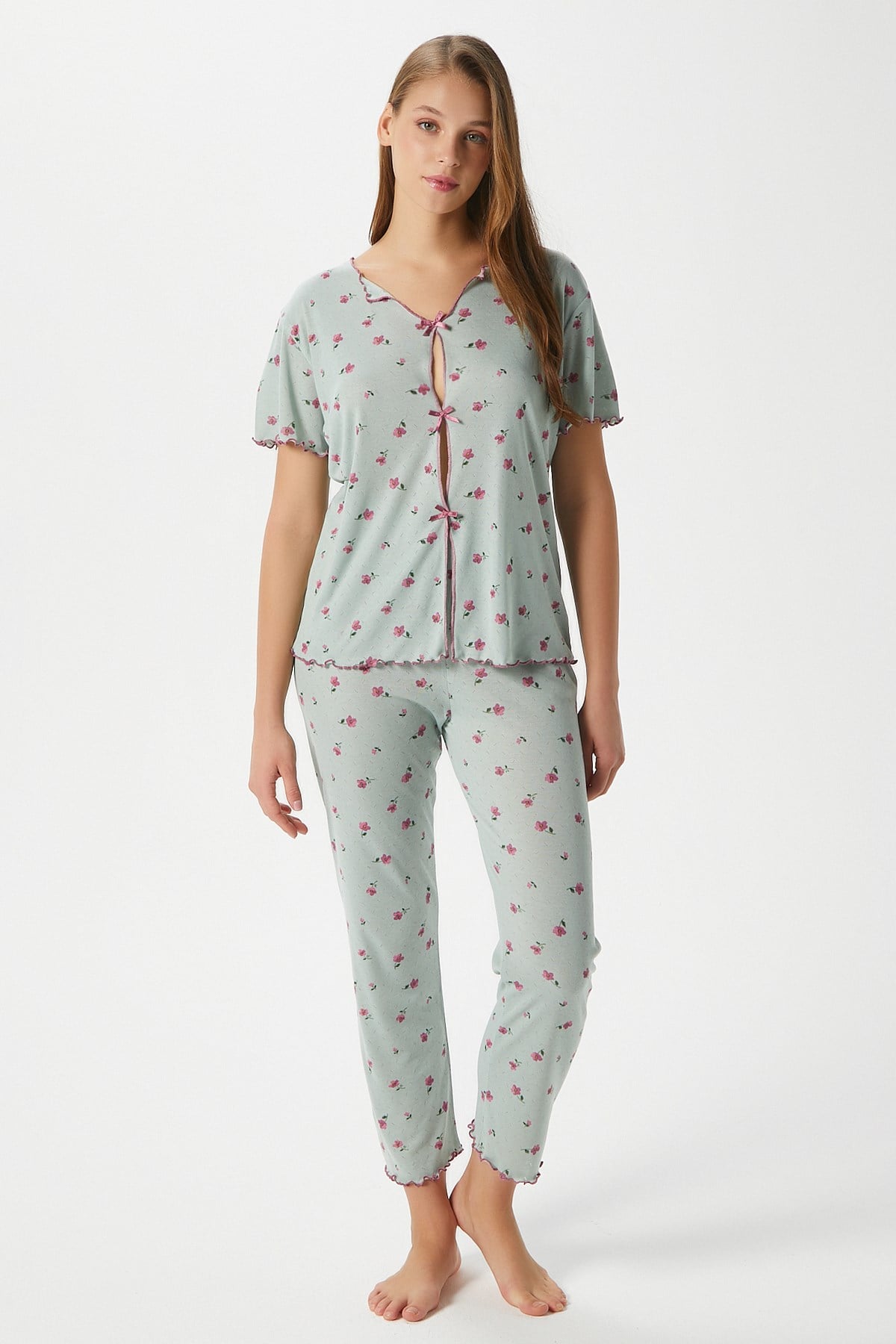Kadın Juliet Kurdeleli Yumuşak Doku Yeşil Çiçekli  Pijama Takımı