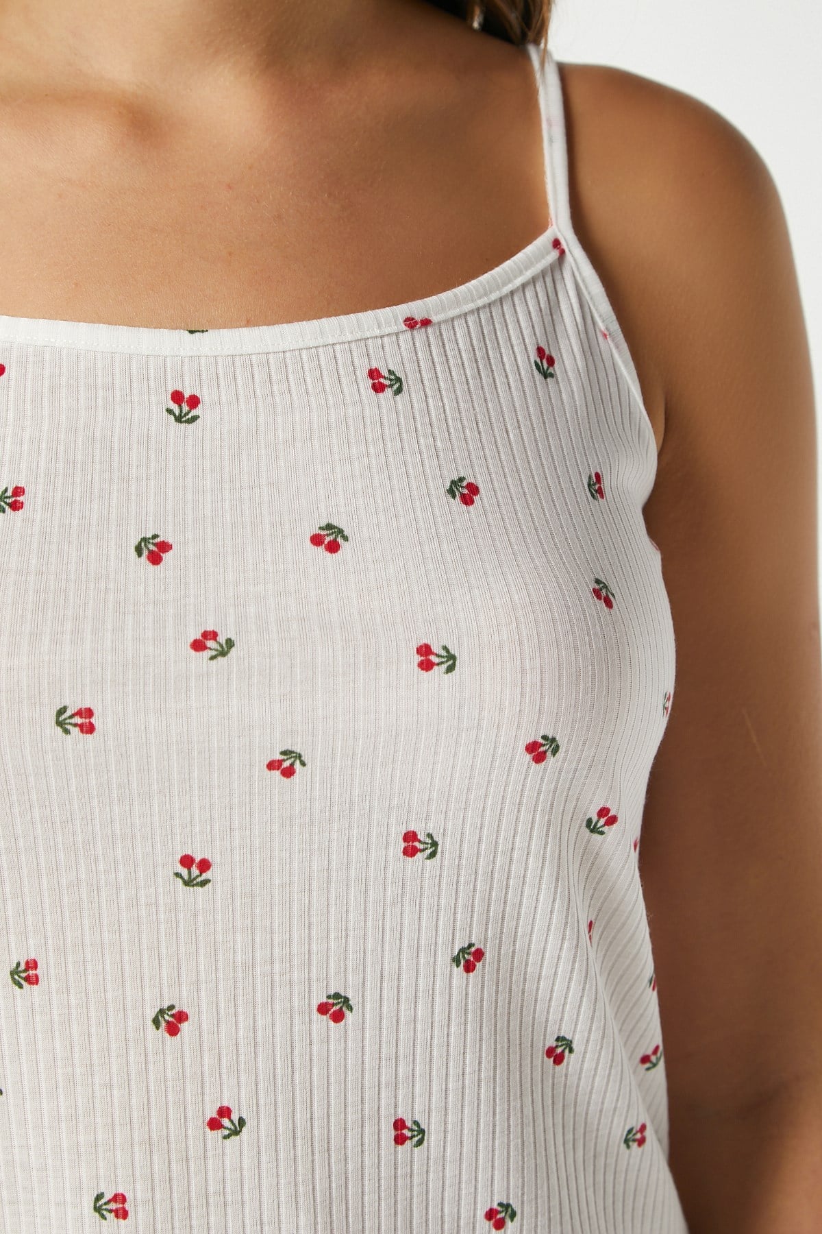 Kadın June Askılı Kiraz Desenli Alt Üst Pijama Takımı