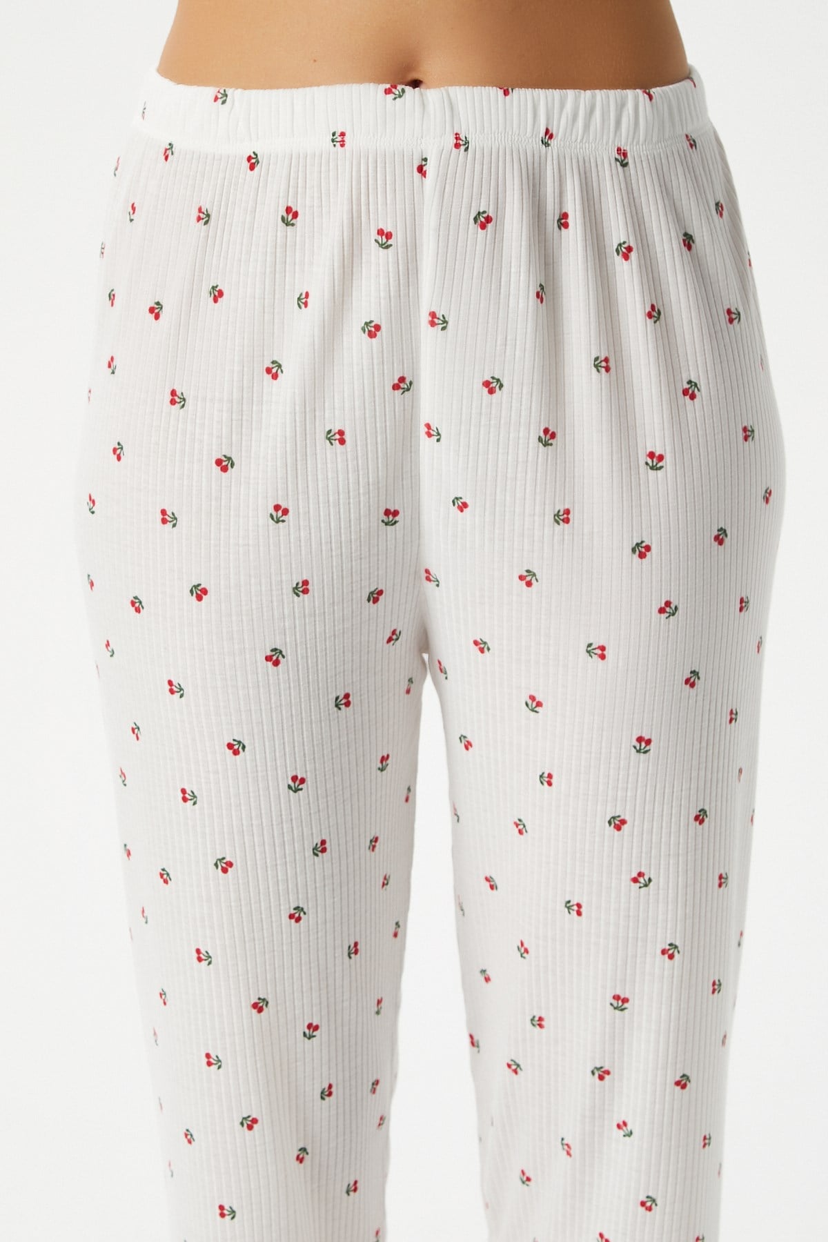 Kadın June Askılı Kiraz Desenli Alt Üst Pijama Takımı