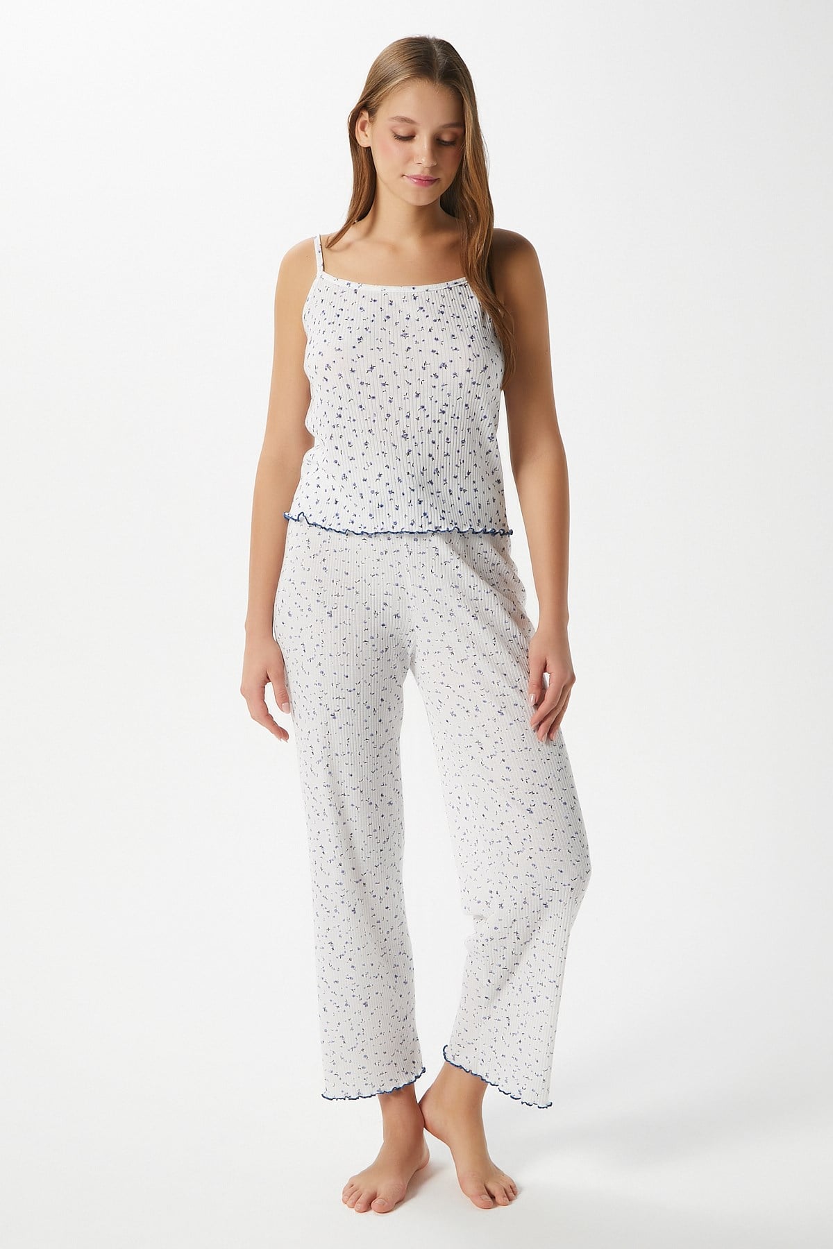Kadın June Askılı Mavi Minik Çiçekli Alt Üst Pijama Takımı