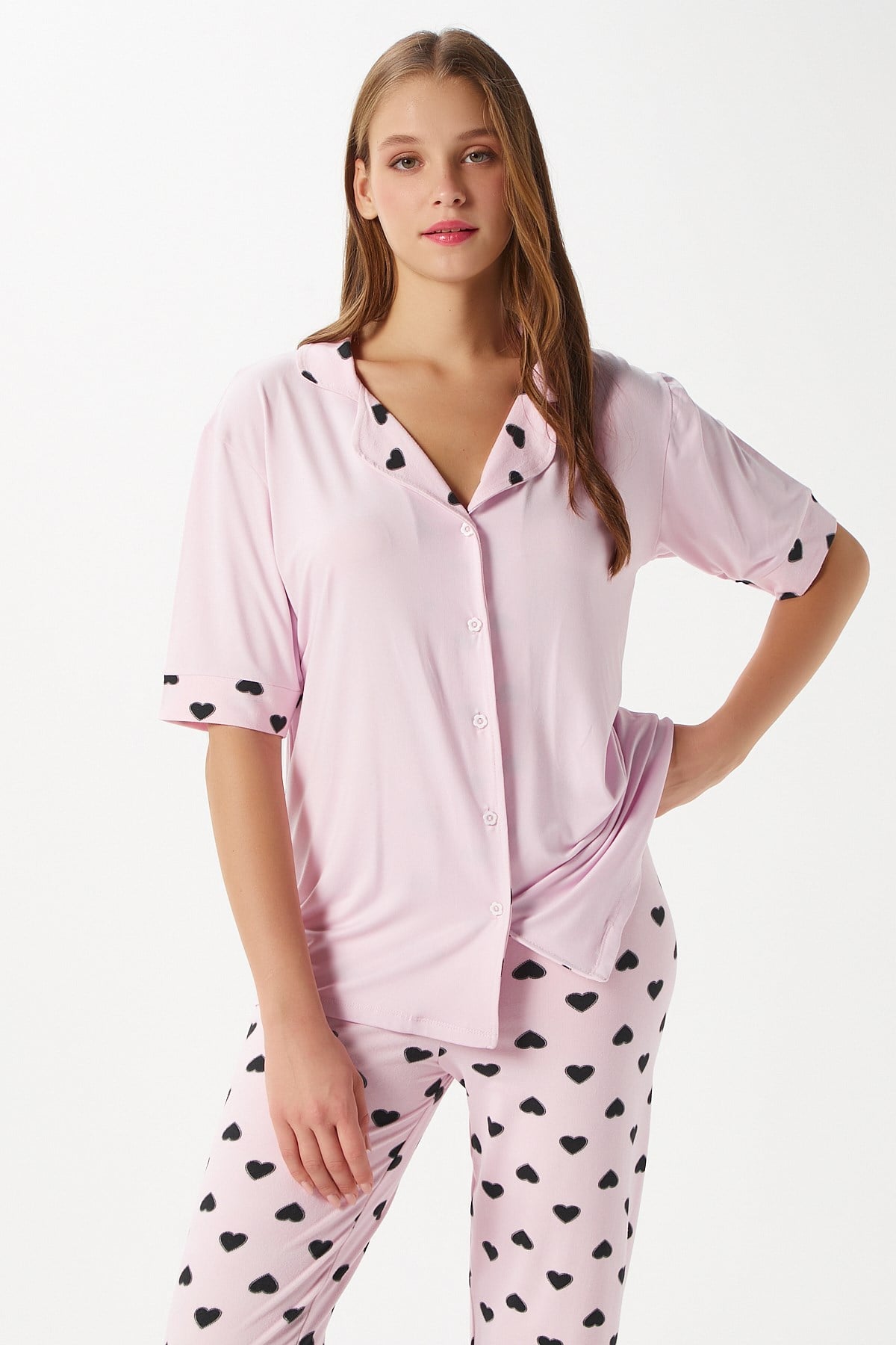 Kadın Lily Yumuşak Doku Pembe Kalpli Ön Düğmeli Kısa Kollu Pijama Takımı