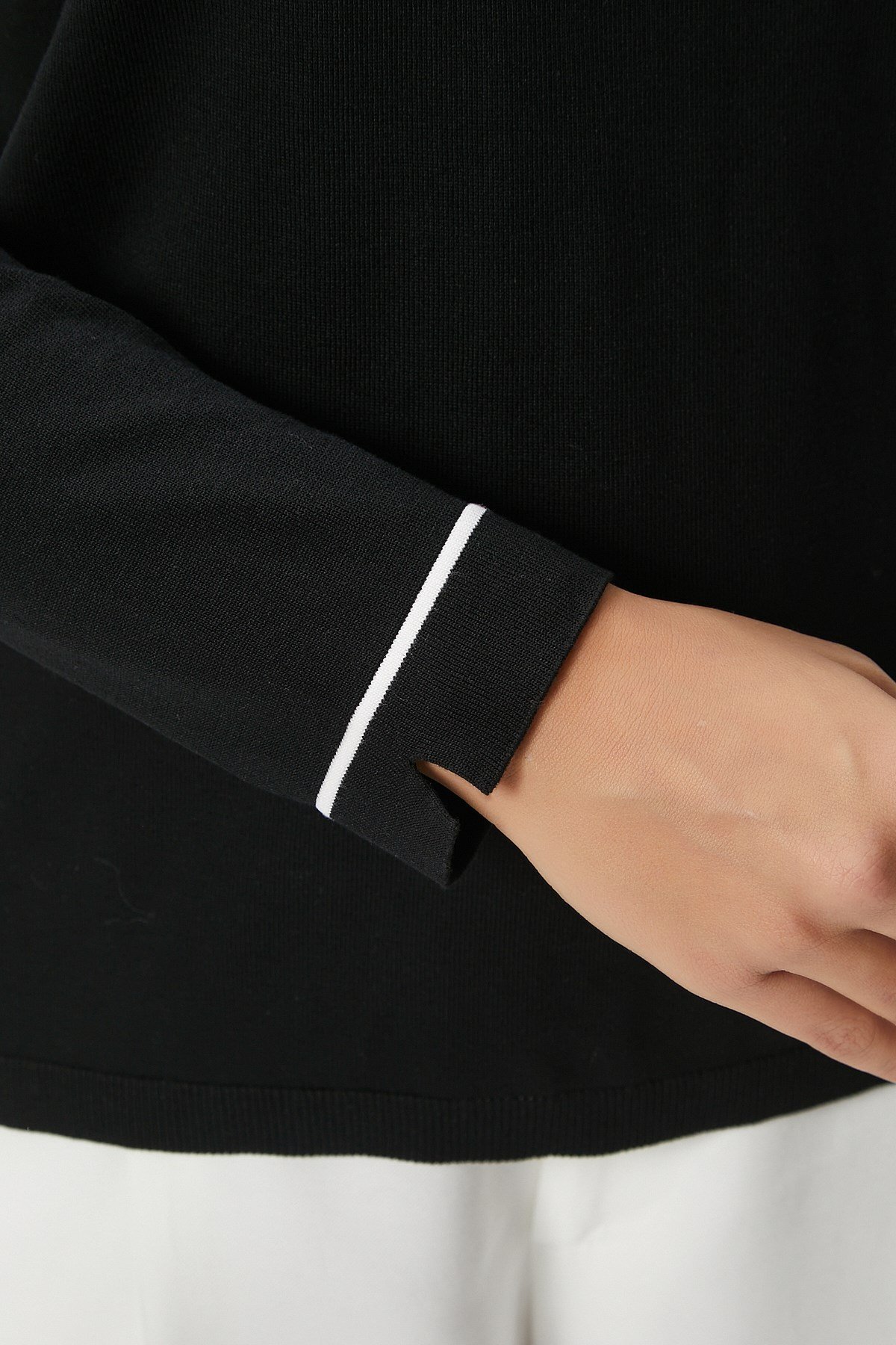 Kadın Luxe Contrast Siyah Bisiklet Yaka Viskon Triko Kazak