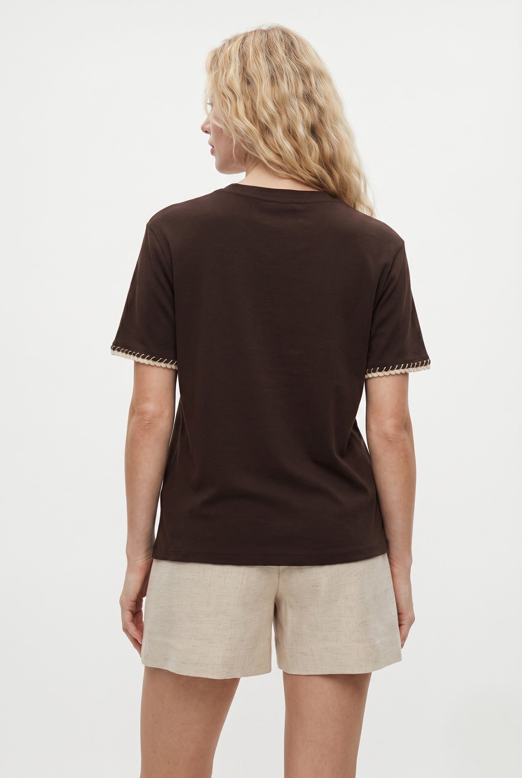 Kadın Marin Yaka İşlemeli %100 Pamuk Kısa Kol Kahverengi Örme T-shirt