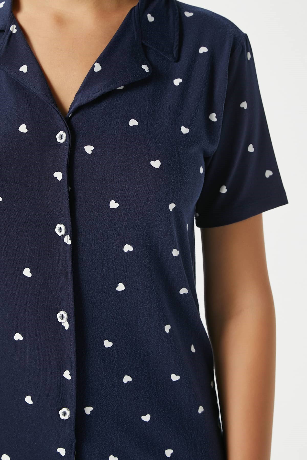 Kadın Mia Yumuşak Doku Lacivert Kalp Desen Ön Düğmeli Kısa Kollu Pijama Takımı