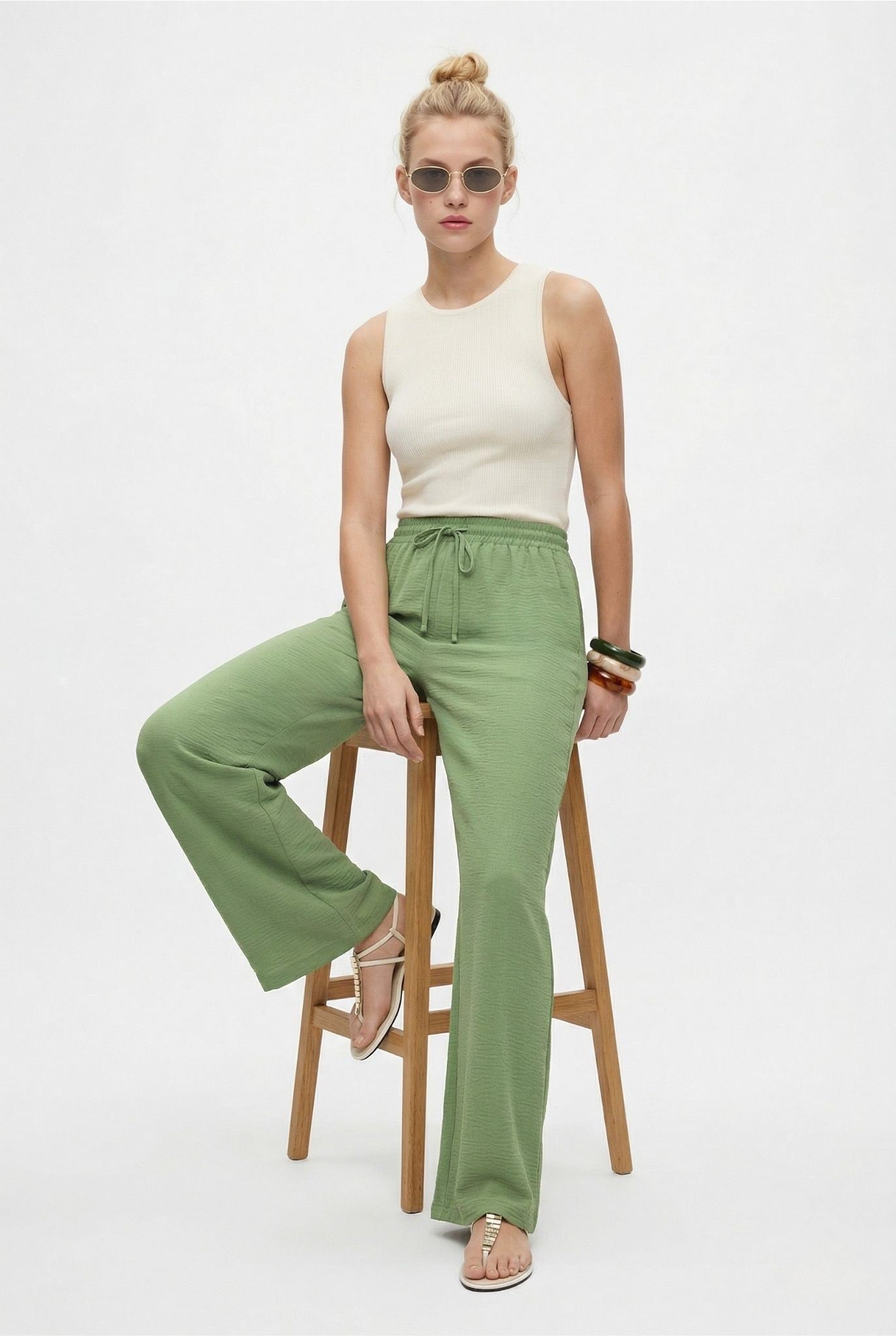 Kadın New Relaxed Bel Lastikli Düz Kesim Cepli Ayrobin Yeşil Pantolon