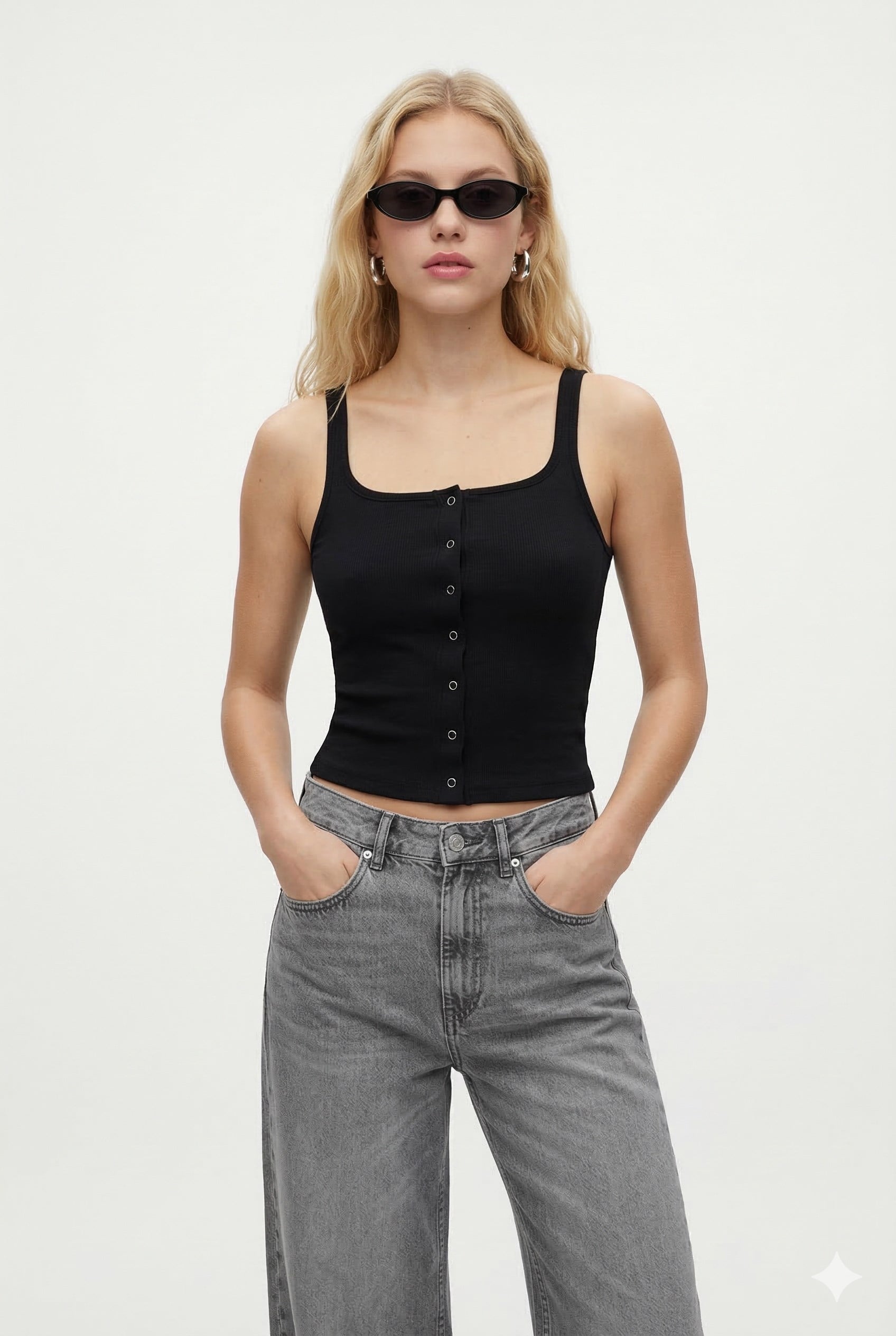 Kadın Olivia Lux Touch U Yaka Çıtçıtlı Askılı Siyah Top / Bluz