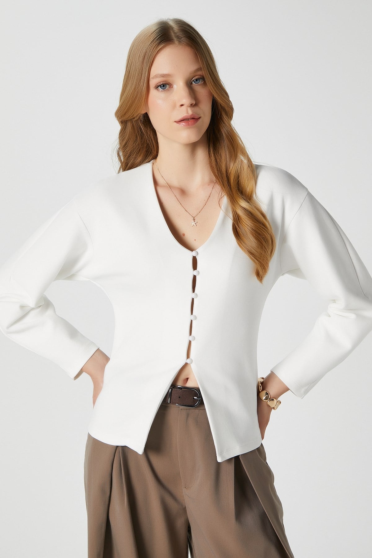 Kadın Osea Premium Bele Oturan Ekru Şık Düğme Detay Peplum Bluz