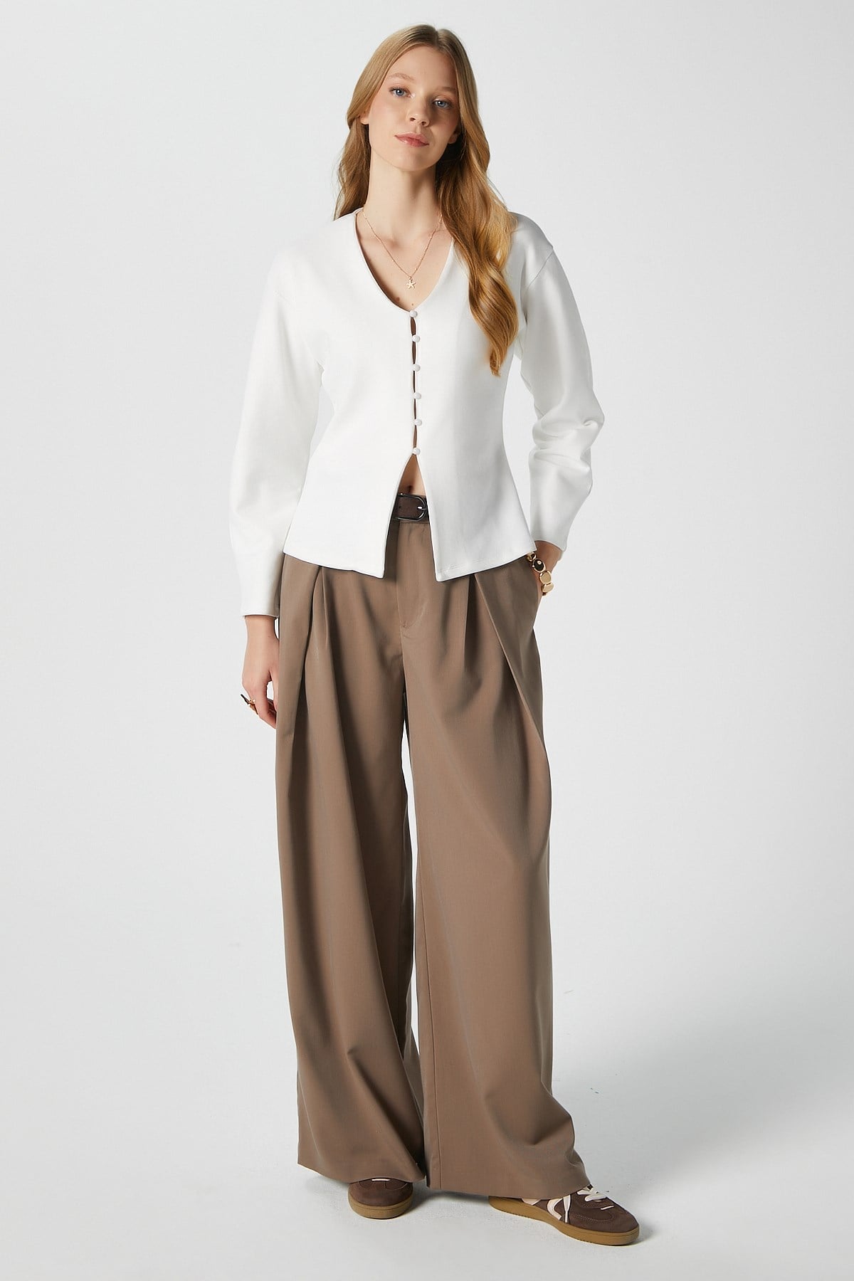 Kadın Osea Premium Bele Oturan Ekru Şık Düğme Detay Peplum Bluz