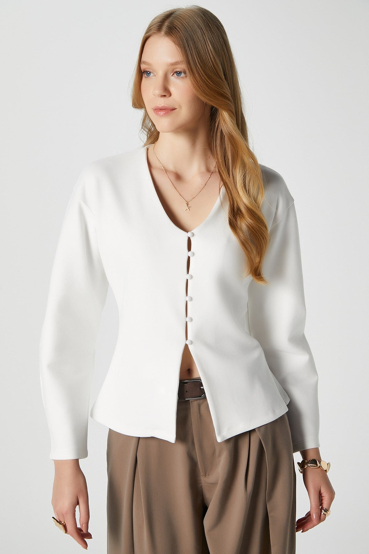 Kadın Osea Premium Bele Oturan Ekru Şık Düğme Detay Peplum Bluz