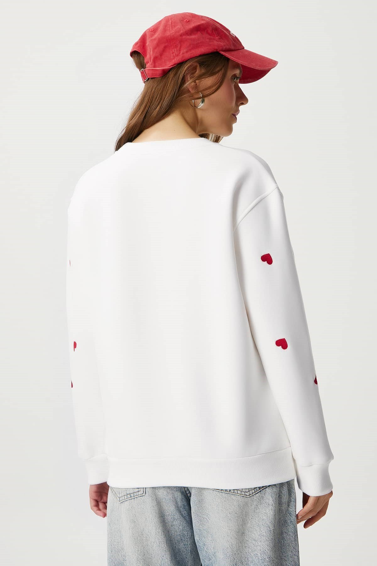 Kadın Pretty Beyaz Kırmızı Minik Kalp Sweatshirt