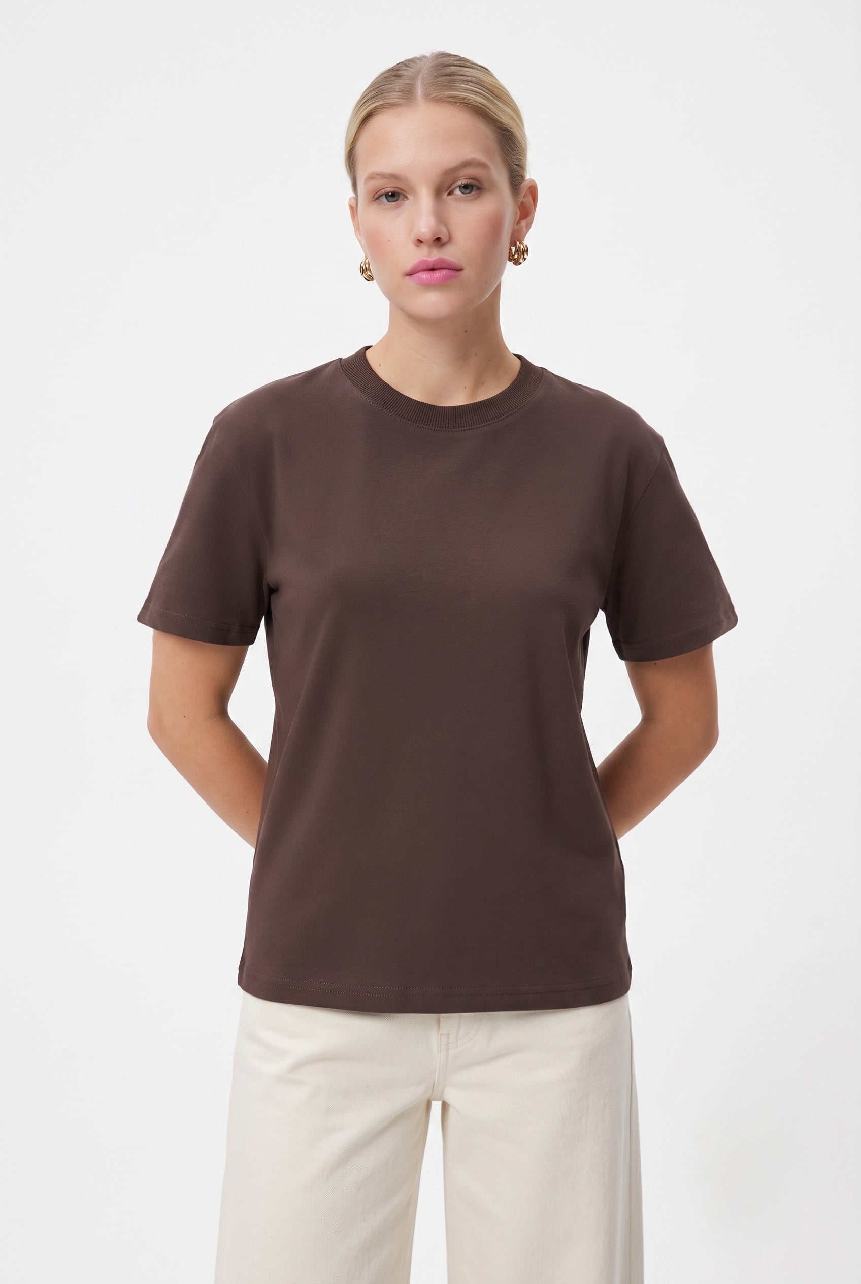 Kadın Rise Dekoratif Yaka Tok Doku %100 Pamuk Kahverengi T-Shirt