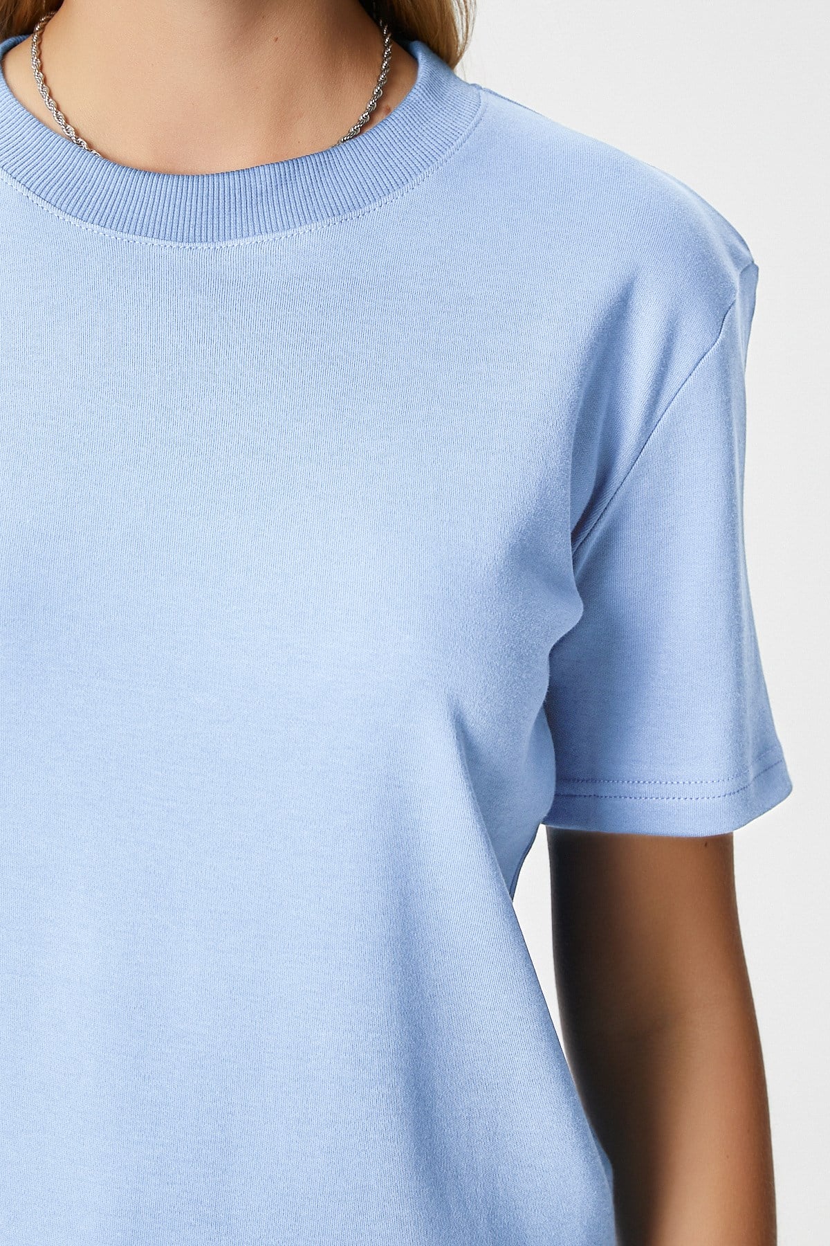 Kadın Rise Dekoratif Yaka Tok Doku %100 Pamuk Açık Mavi T-Shirt