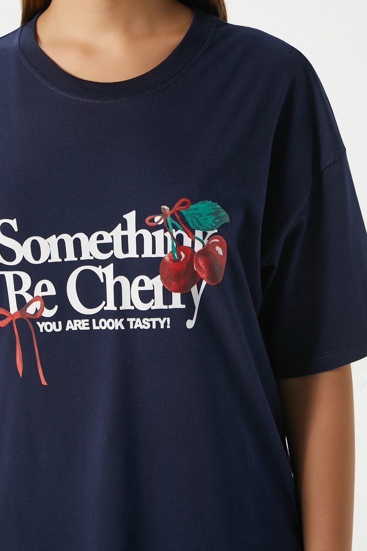 Kadın Something Kiraz Baskılı Lacivert Oversize T-Shirt