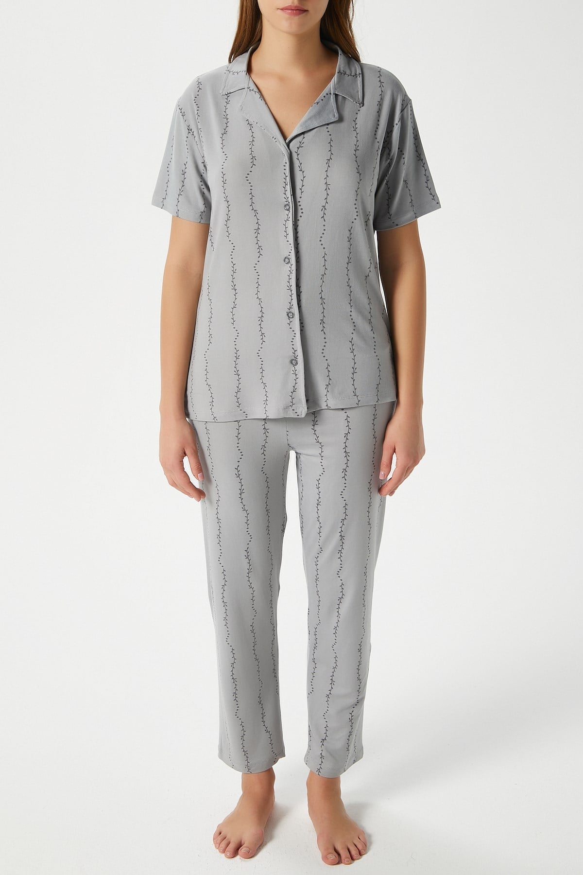 Kadın Spring Yumuşak Doku Gri Bahar Dalı Ön Düğmeli Kısa Kollu Pijama Takımı