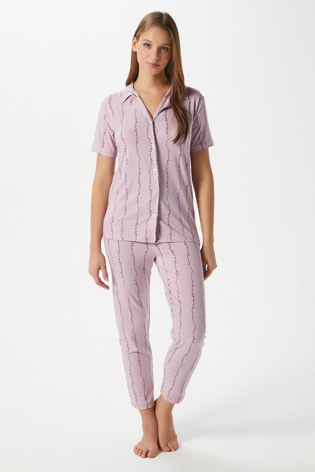 Kadın Spring Yumuşak Doku Lila Bahar Dalı Ön Düğmeli Kısa Kollu Pijama Takımı