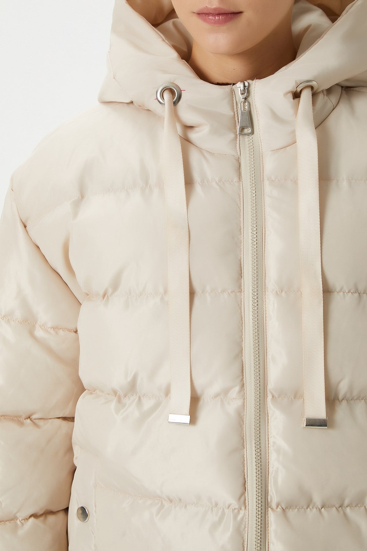 Kadın Strong Oversize Şişme Dik Kapüşonlu Krem Mont