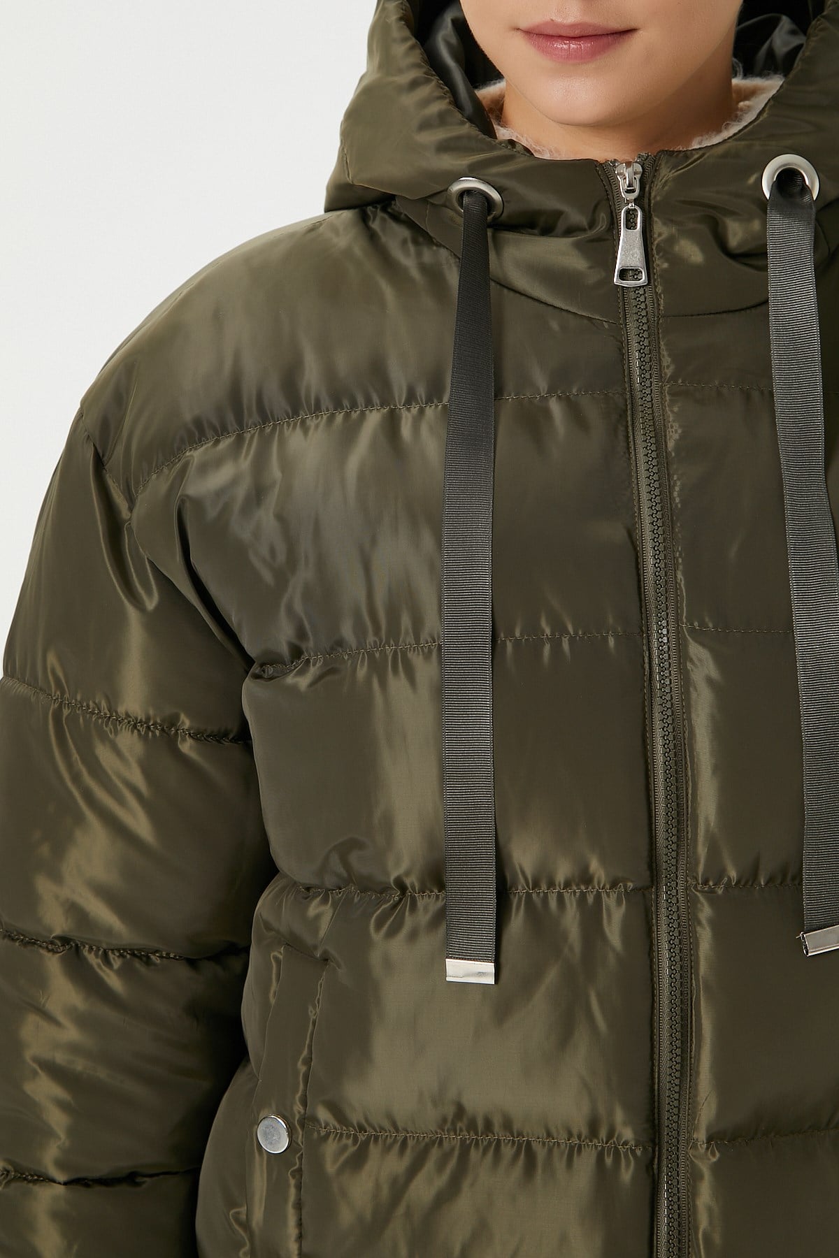Kadın Strong Oversize Şişme Dik Kapüşonlu Haki Mont