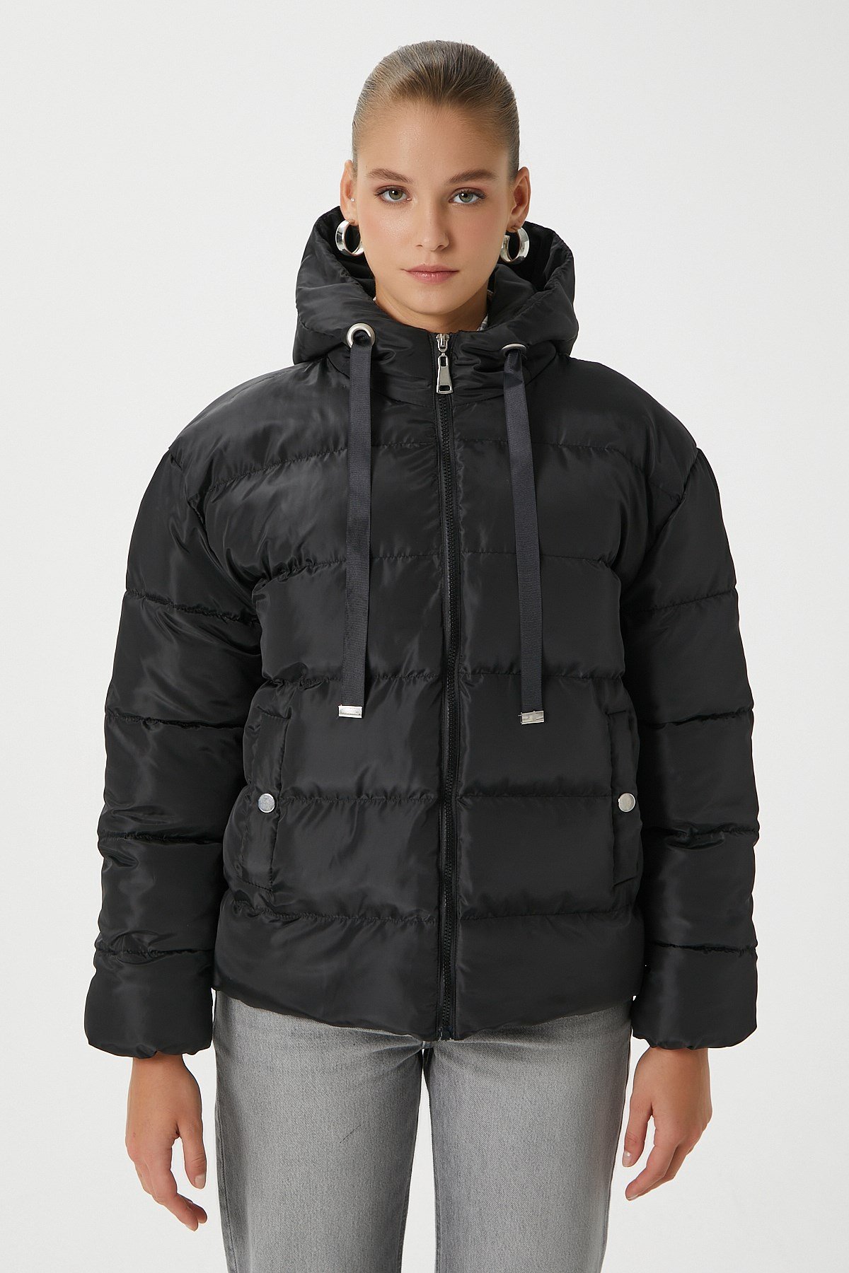Kadın Strong Oversize Şişme Dik Kapüşonlu Siyah Mont