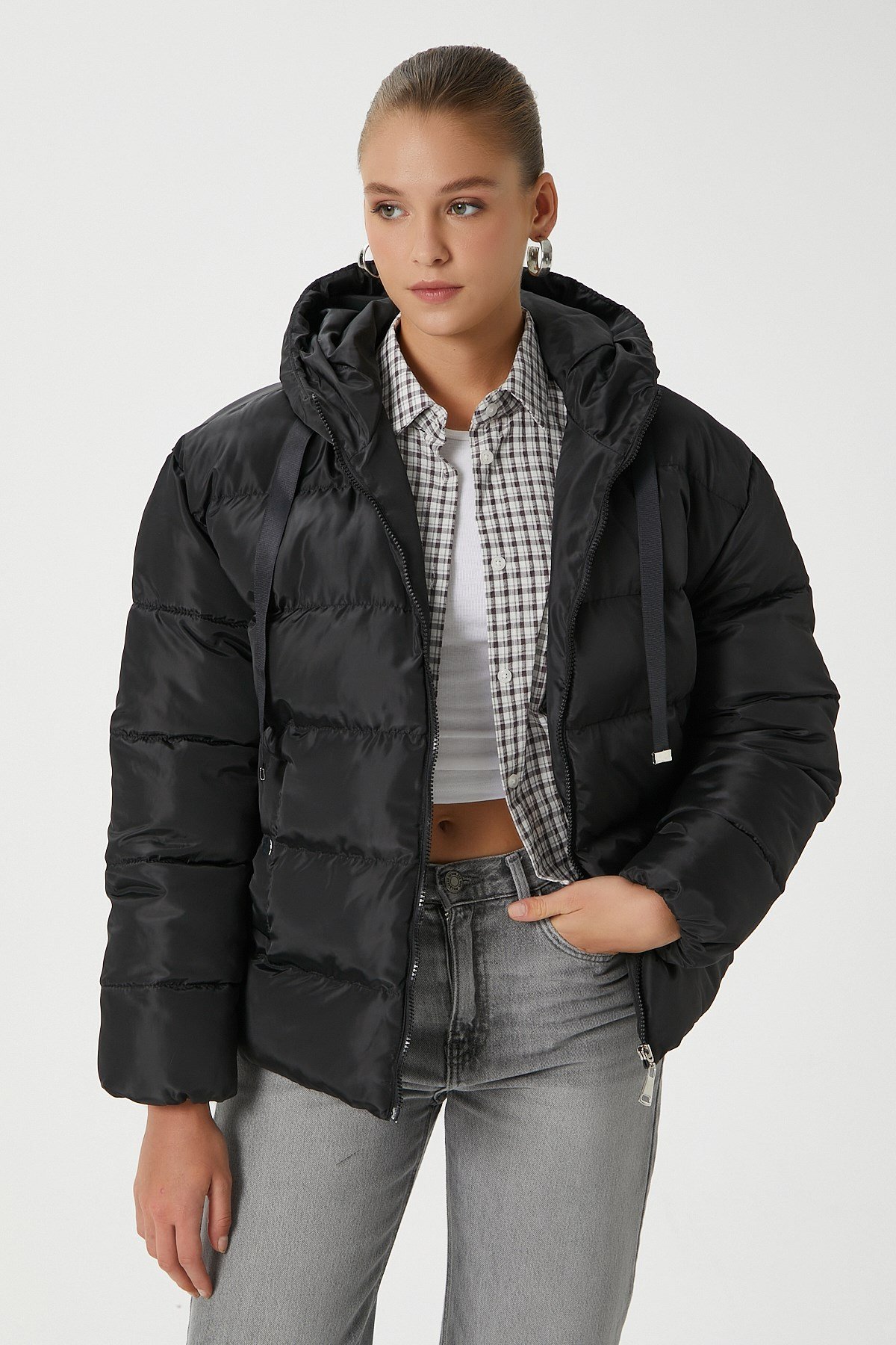 Kadın Strong Oversize Şişme Dik Kapüşonlu Siyah Mont